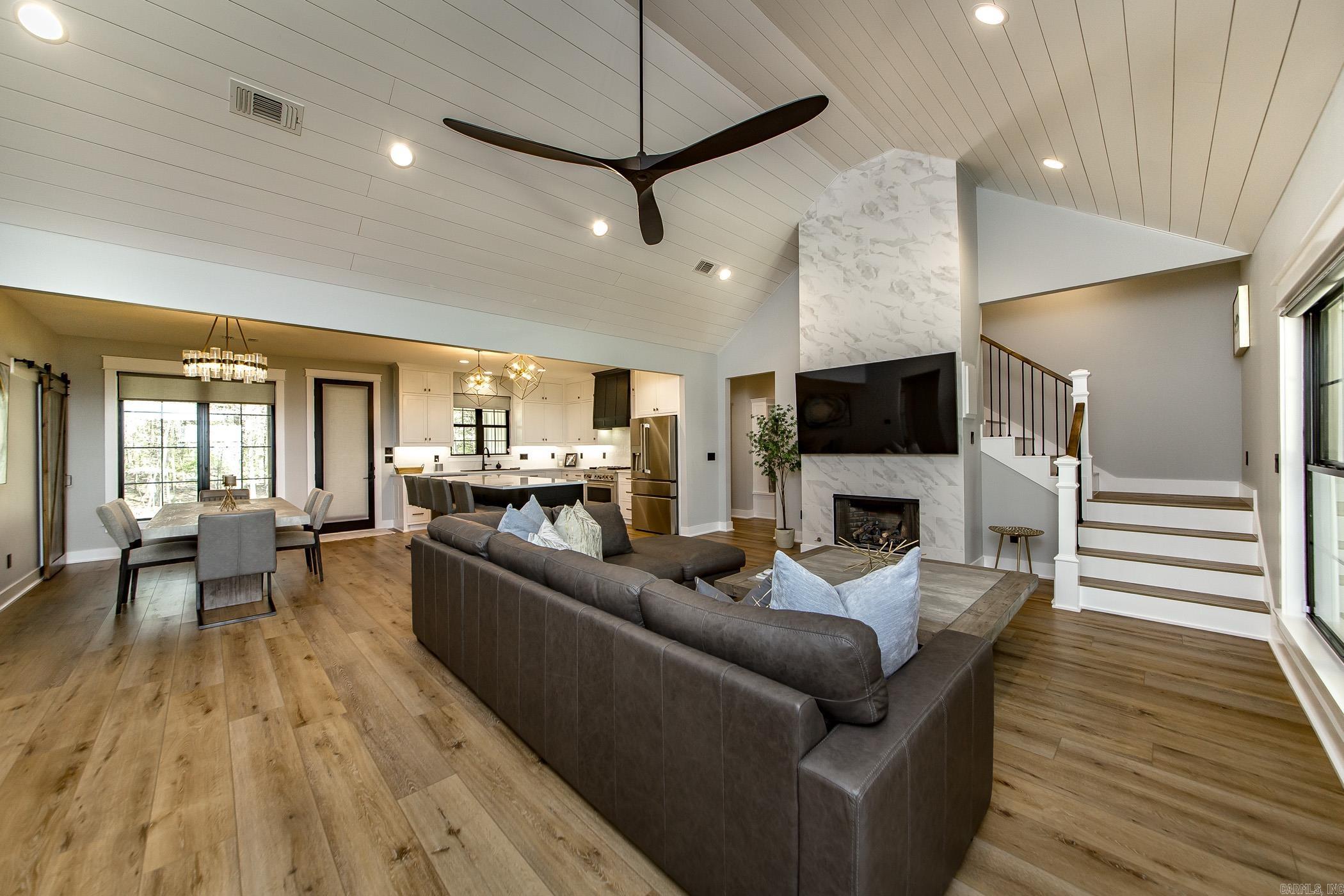 Enchanted Peninsula - Residential