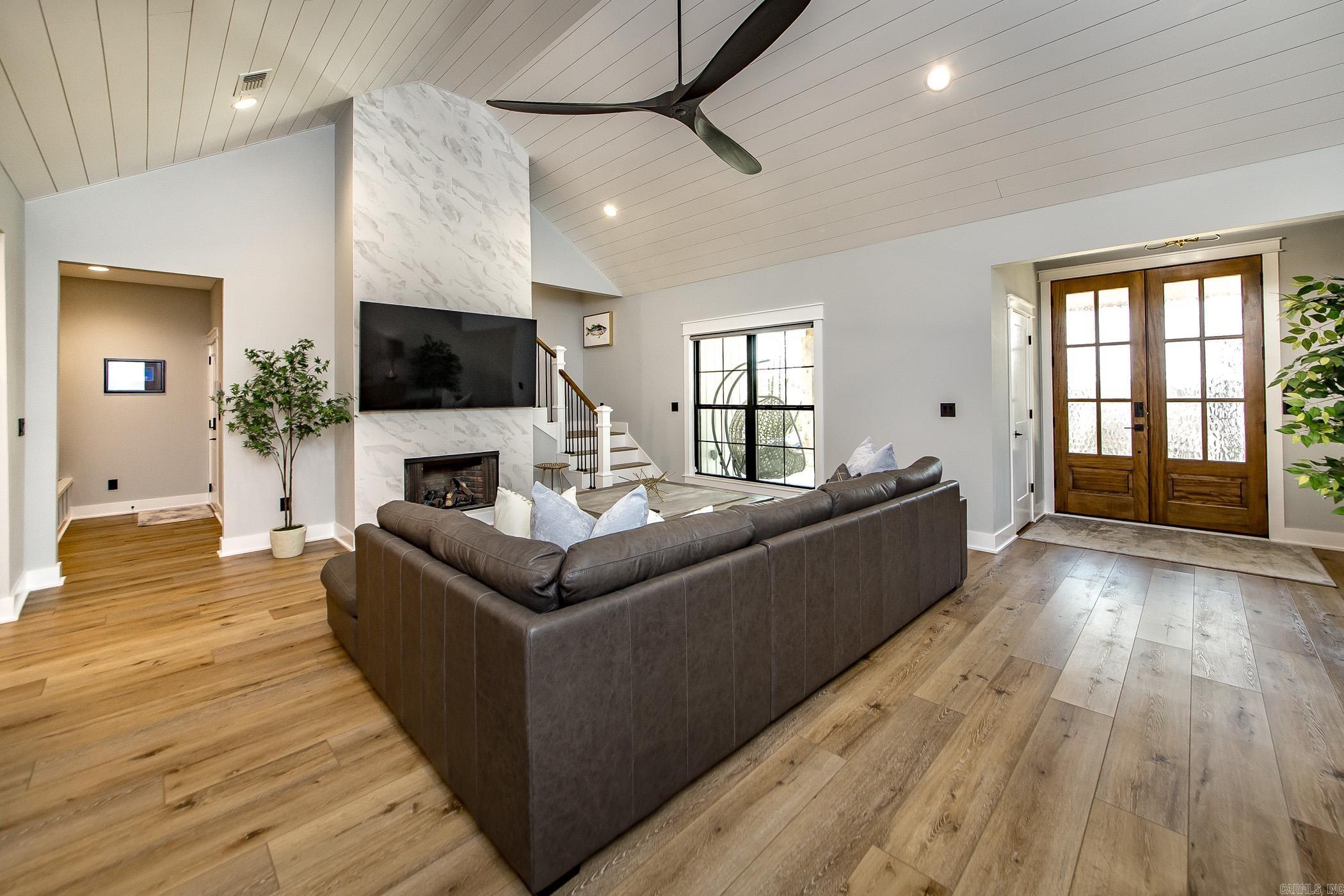 Enchanted Peninsula - Residential