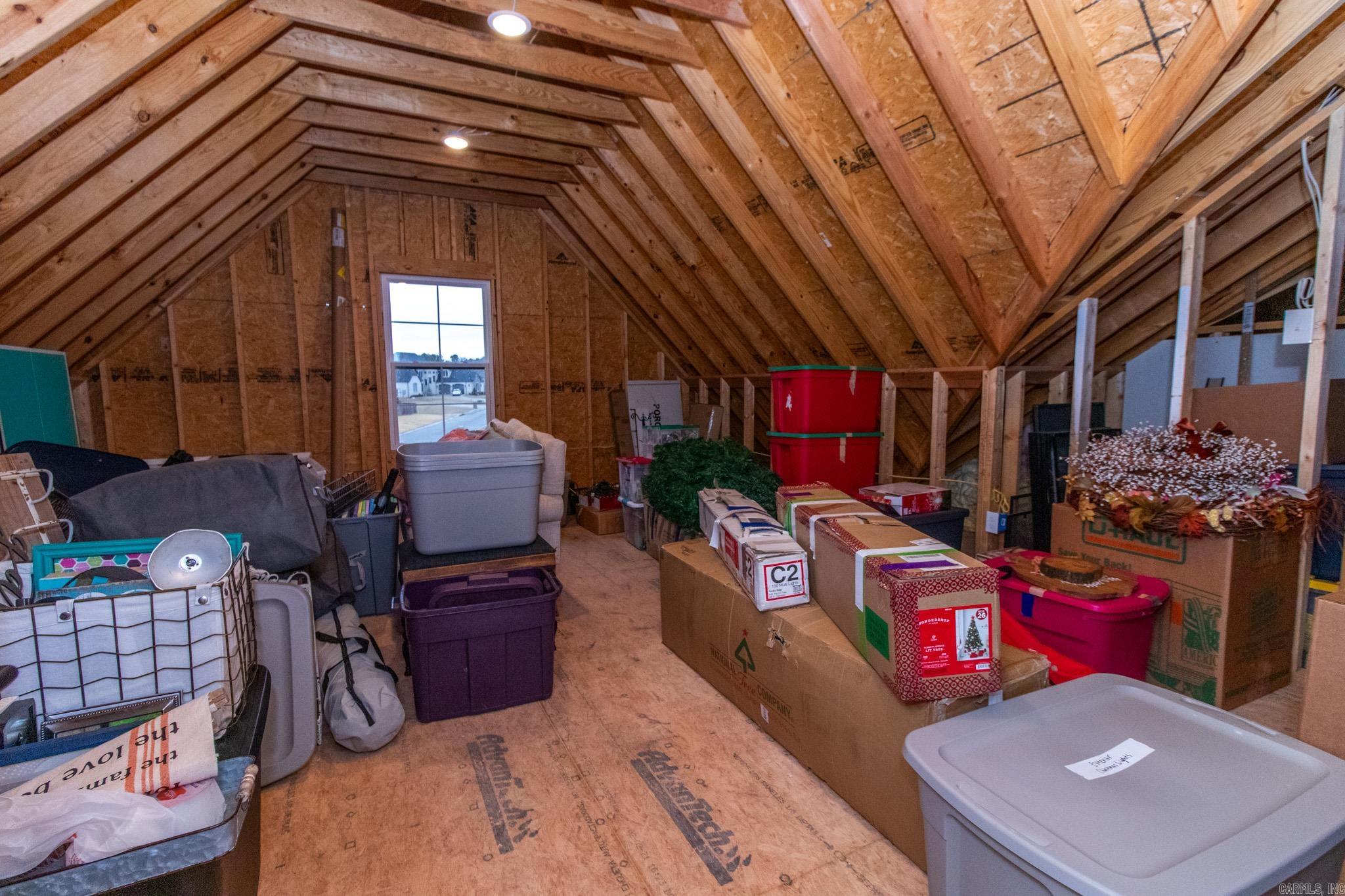 JAMESTOWN MANOR - Residential