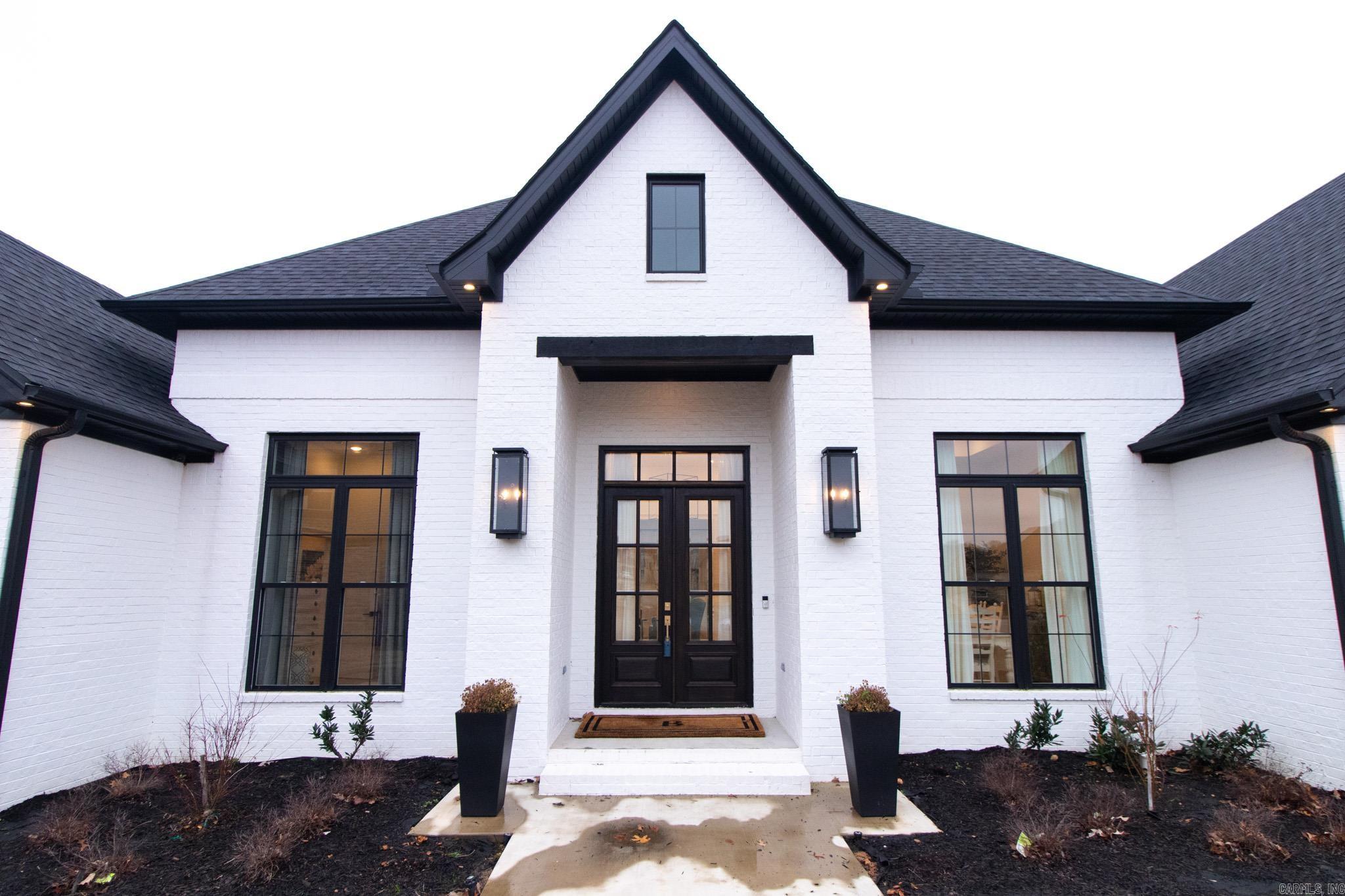 JAMESTOWN MANOR - Residential