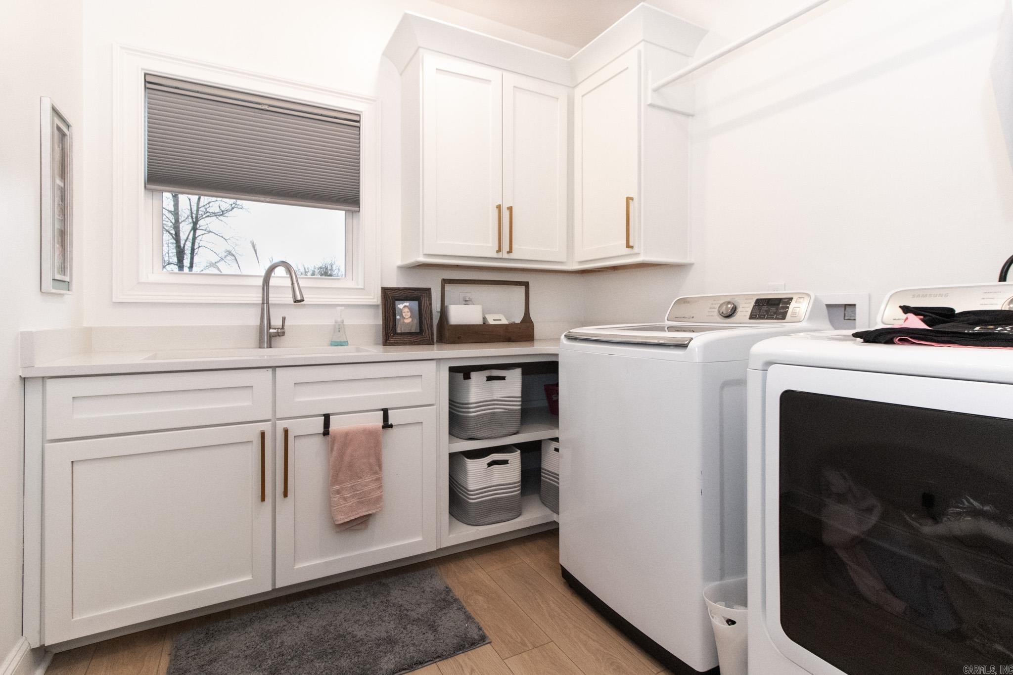 JAMESTOWN MANOR - Residential