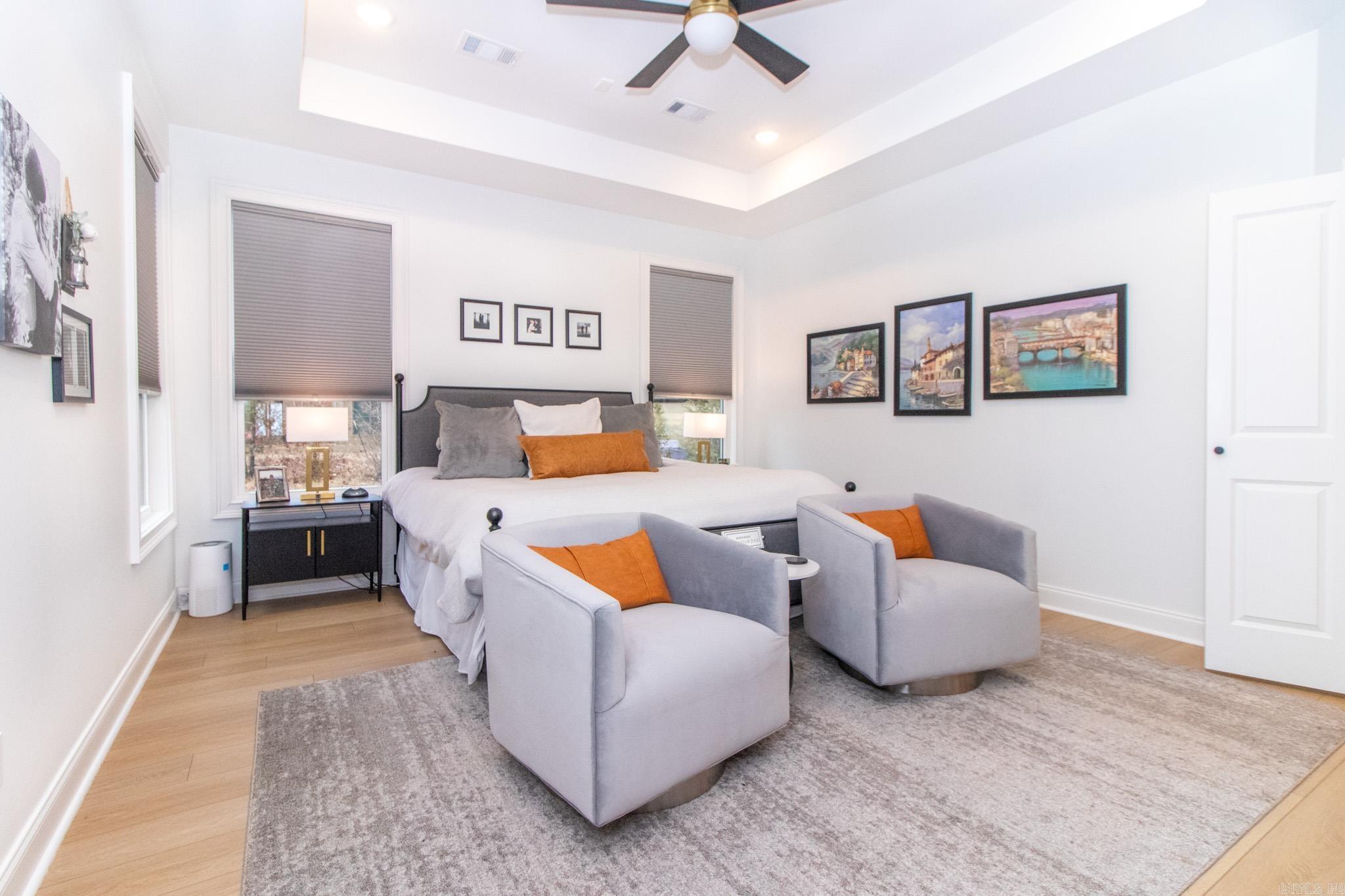 JAMESTOWN MANOR - Residential