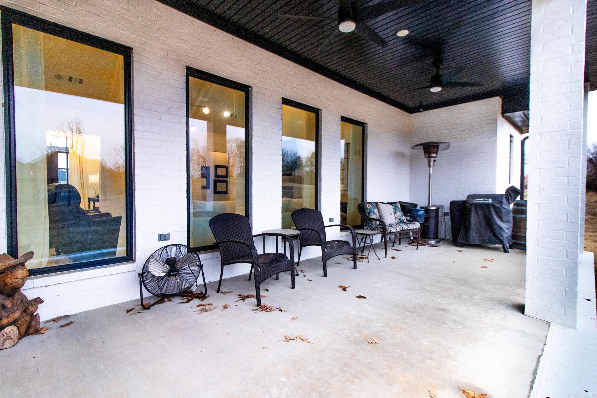 JAMESTOWN MANOR - Residential