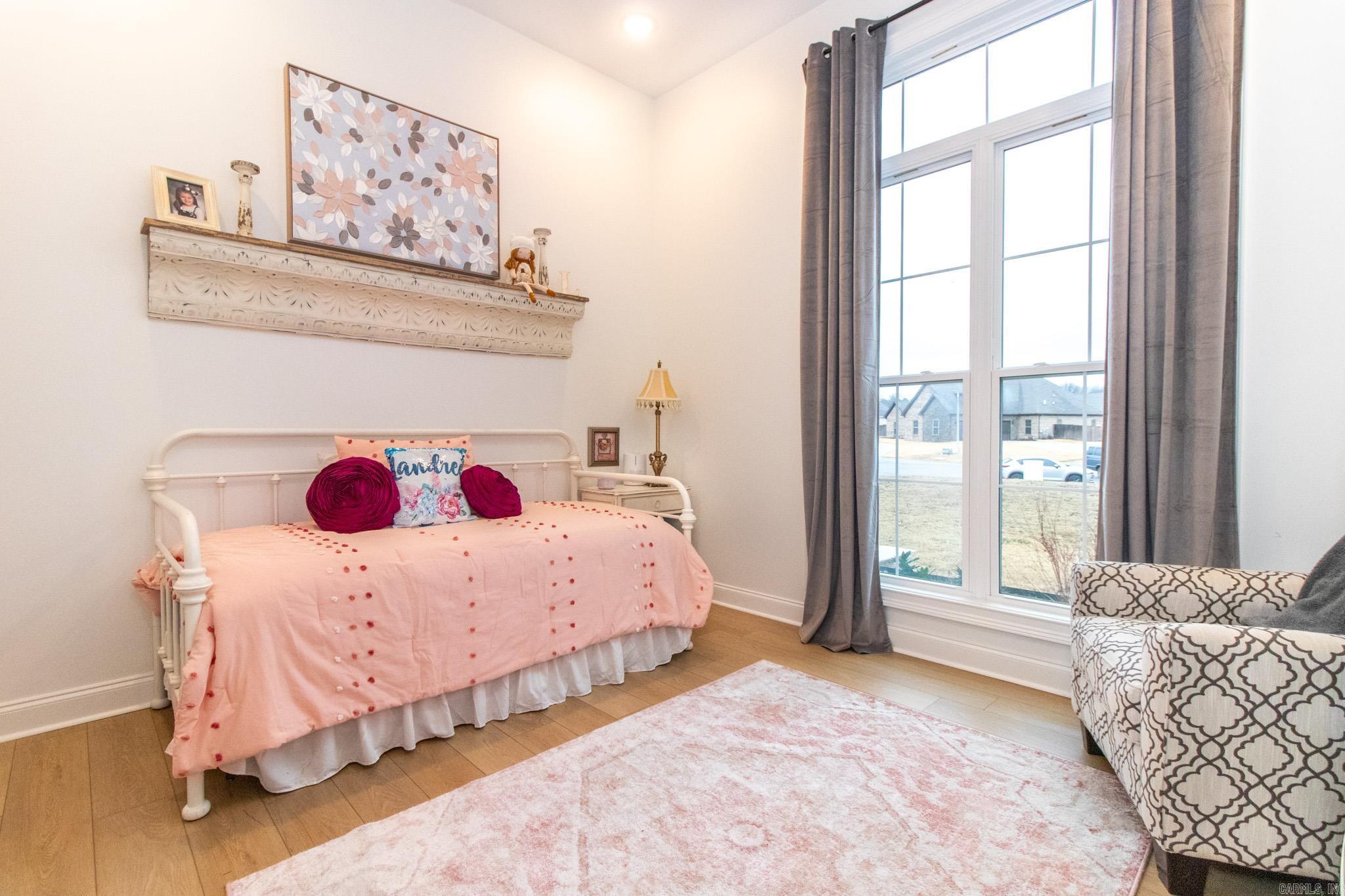 JAMESTOWN MANOR - Residential