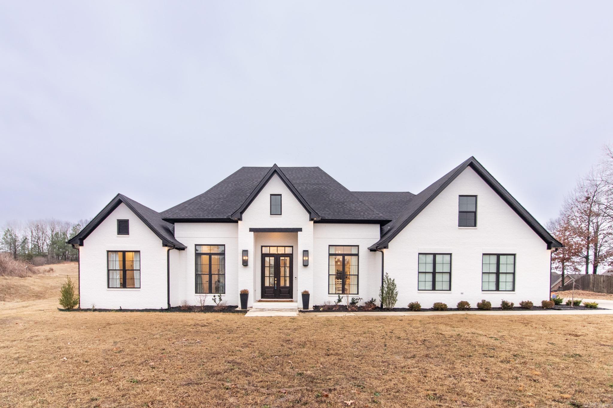 JAMESTOWN MANOR - Residential