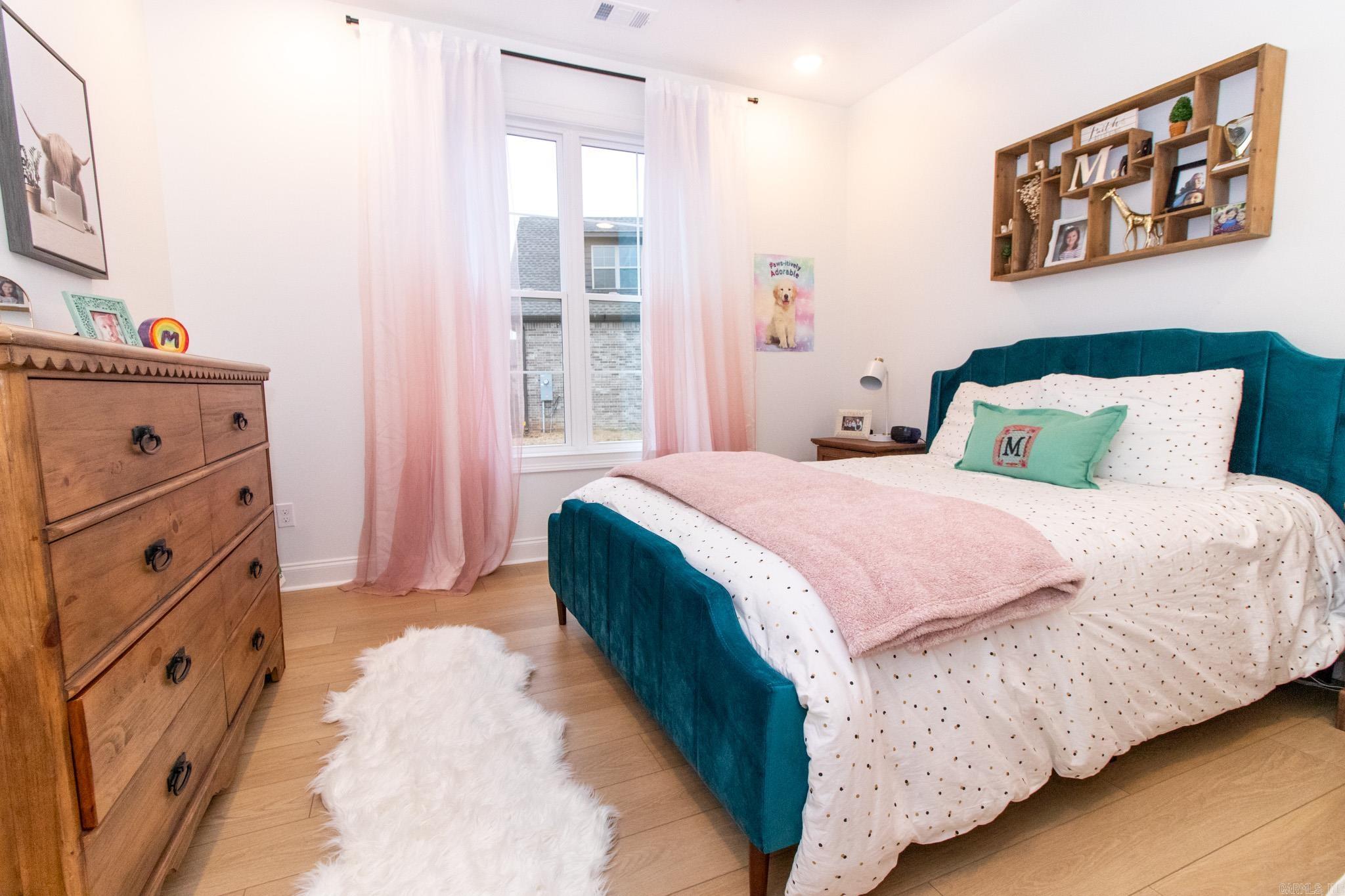 JAMESTOWN MANOR - Residential