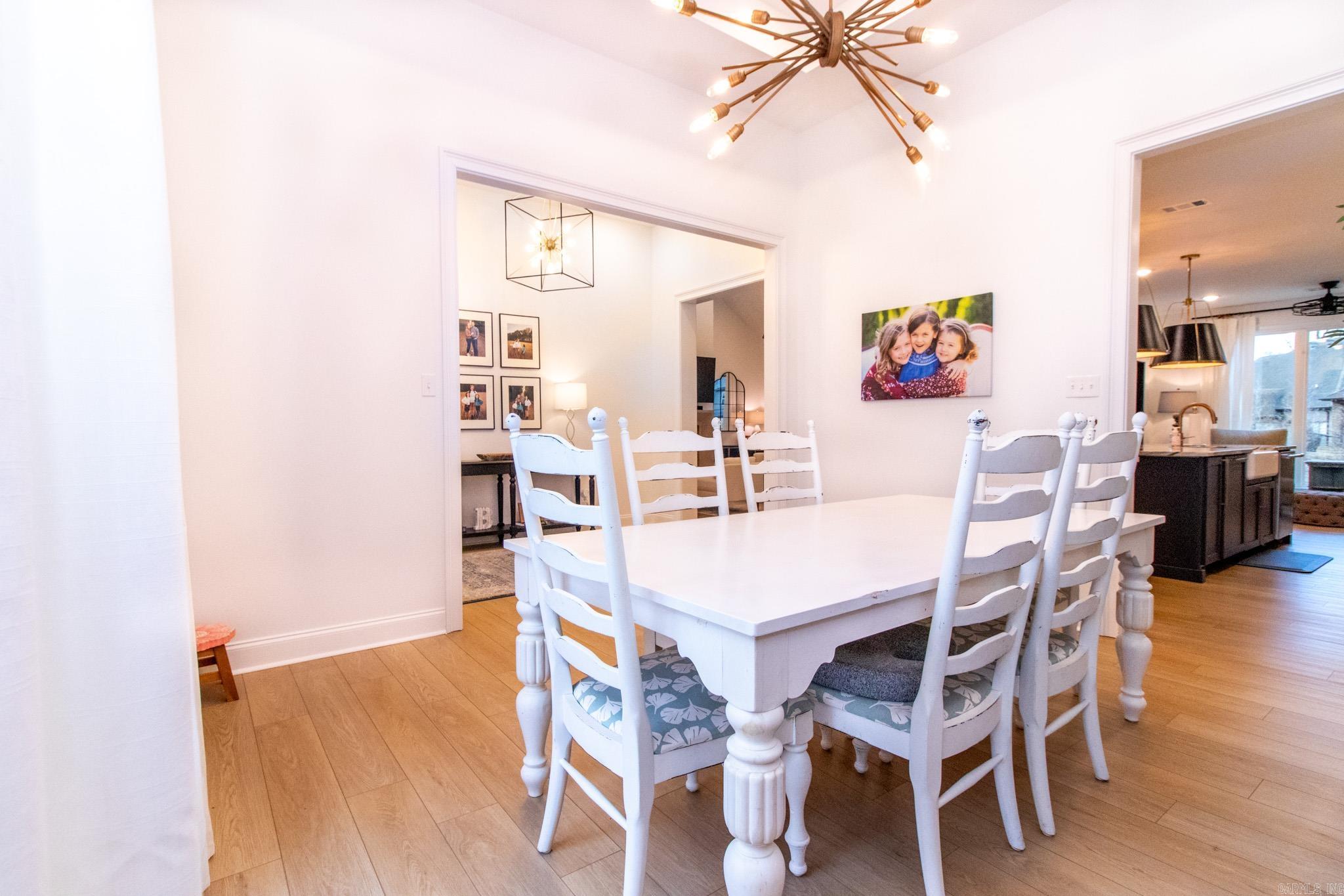 JAMESTOWN MANOR - Residential