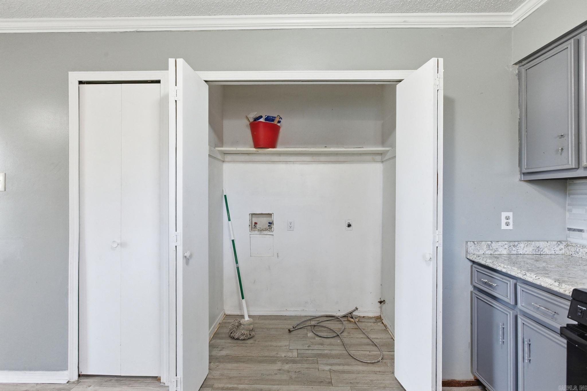 BARROW JOHN - Residential