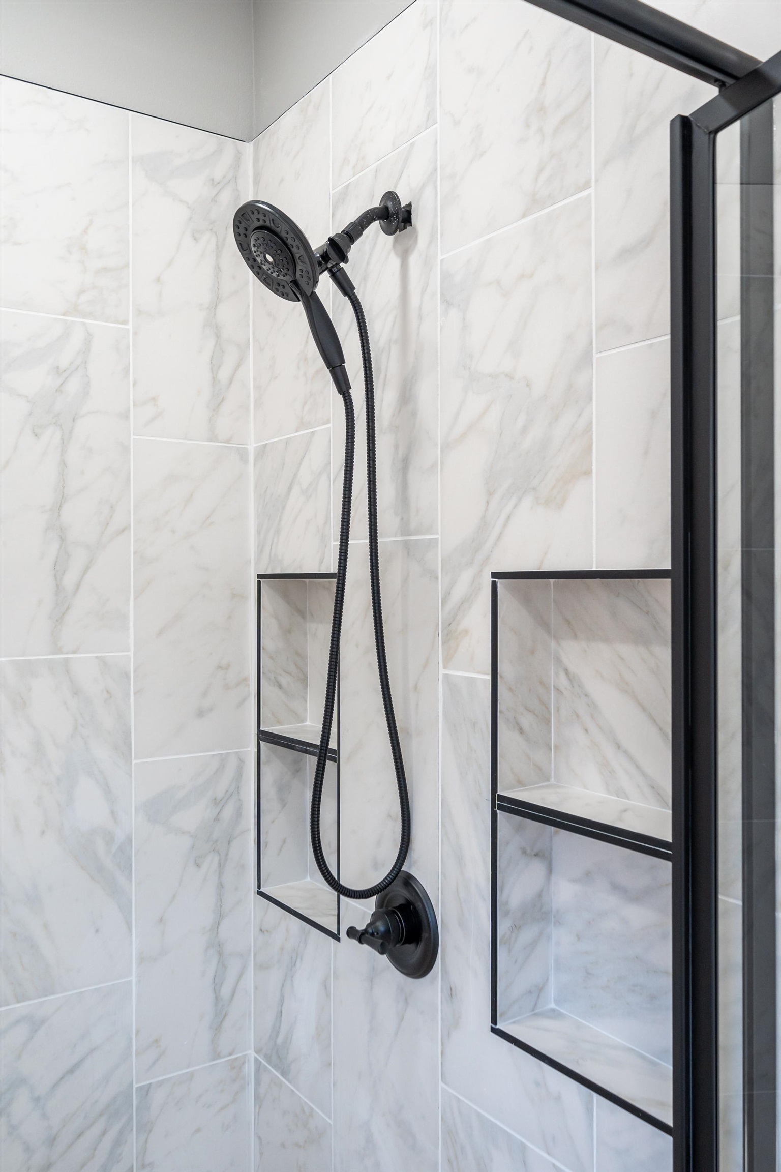 LEGACY POINTE - Residential