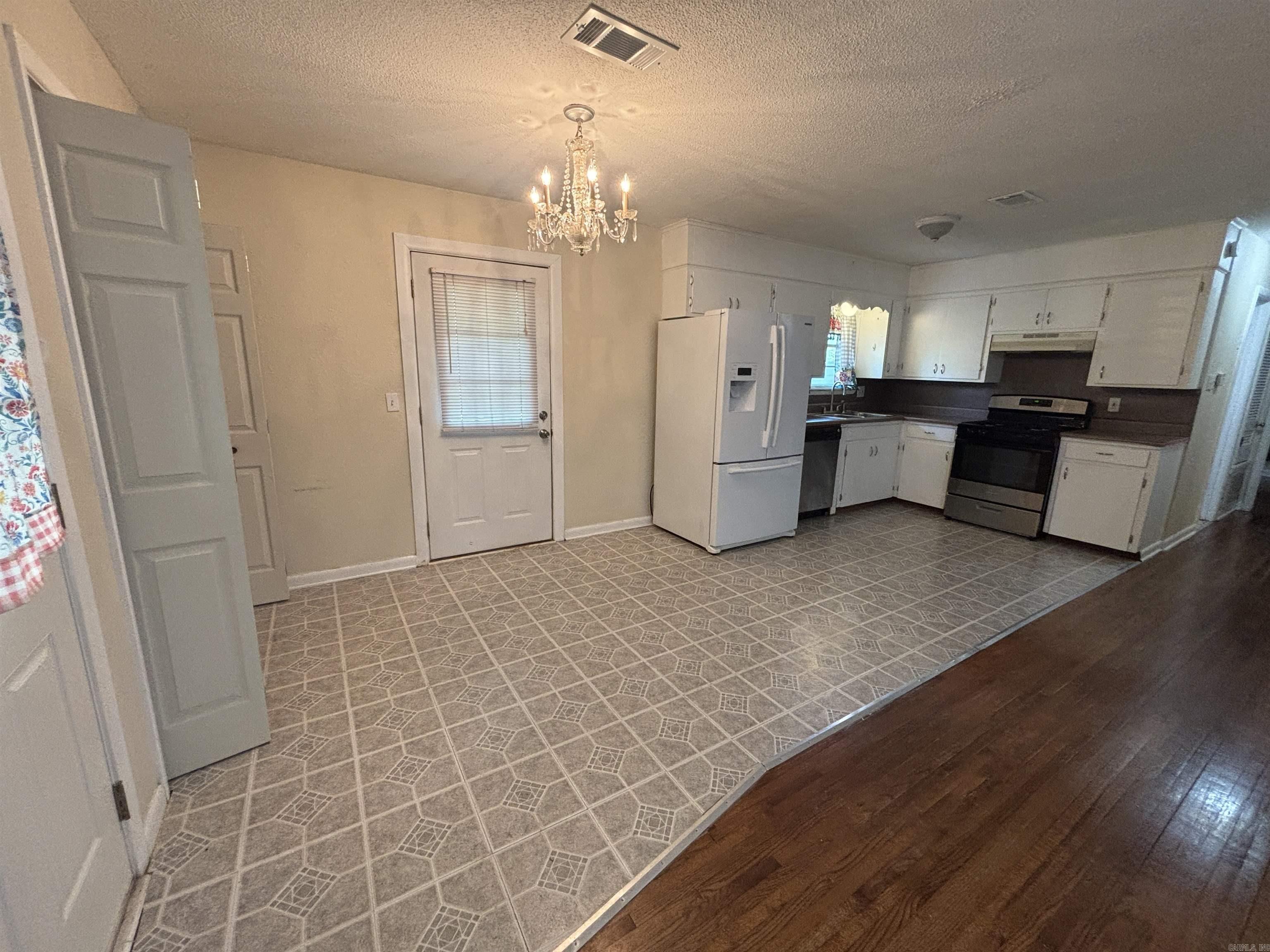 JAXON TERRACE - Residential