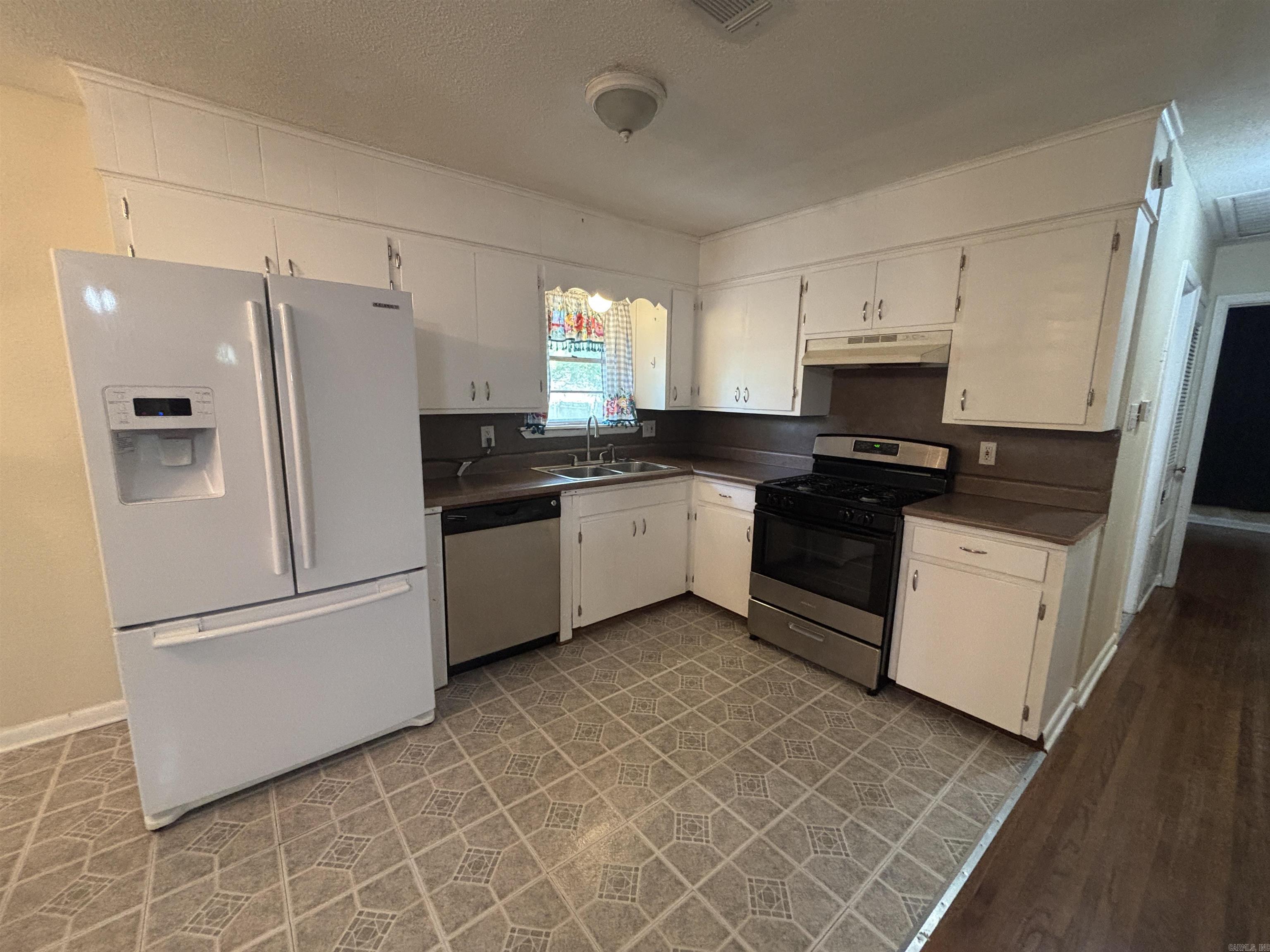 JAXON TERRACE - Residential