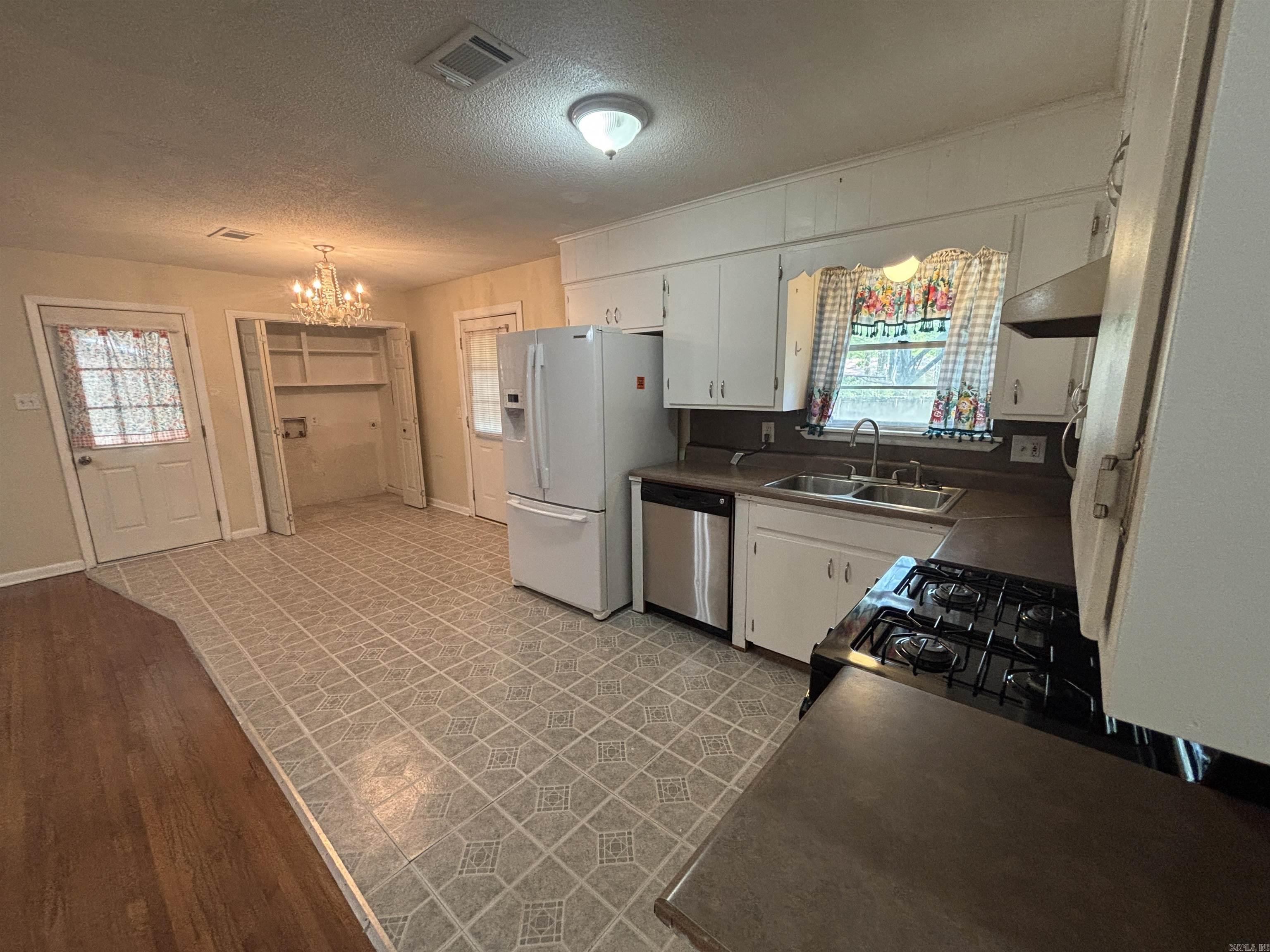 JAXON TERRACE - Residential