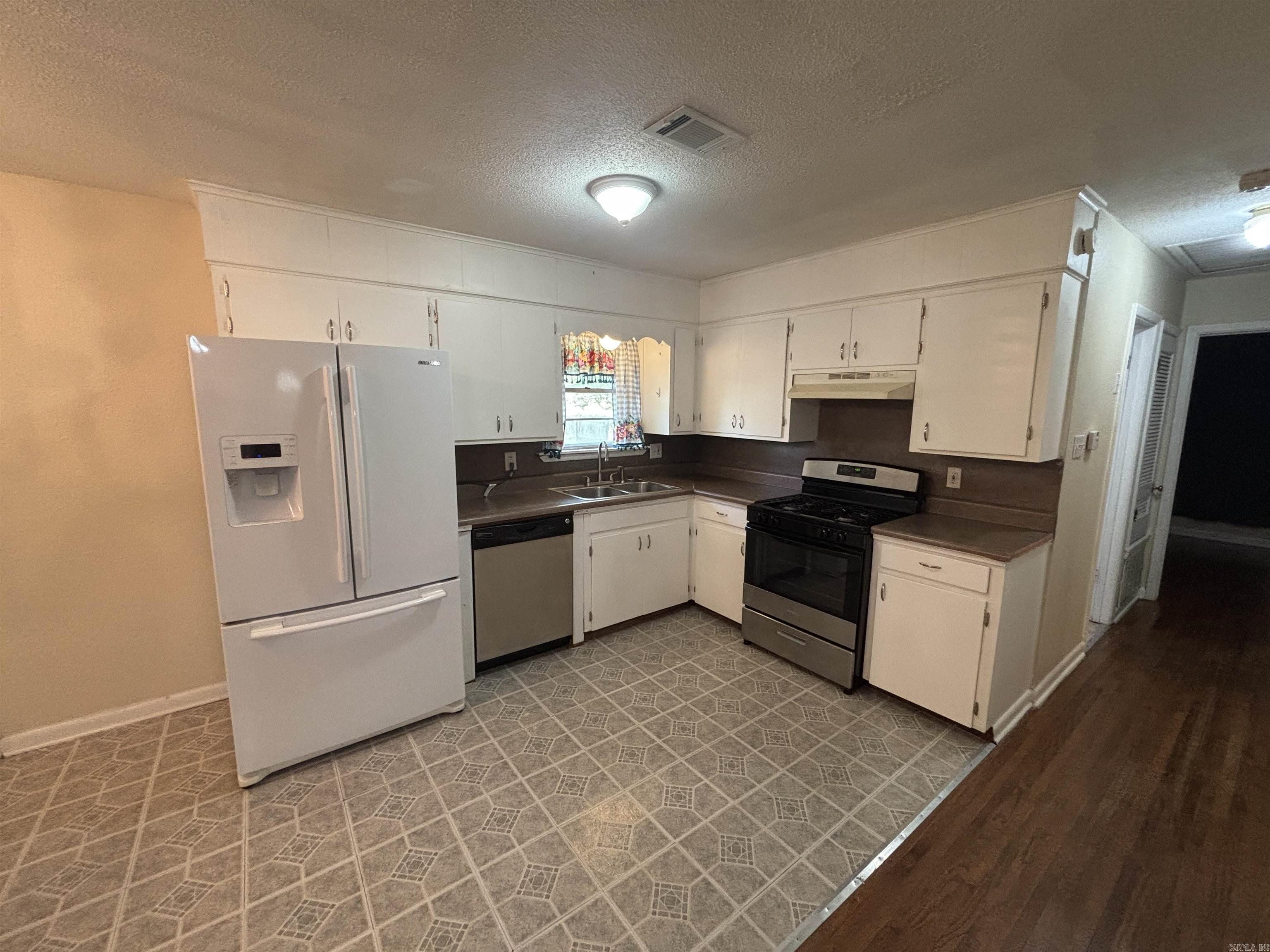 JAXON TERRACE - Residential