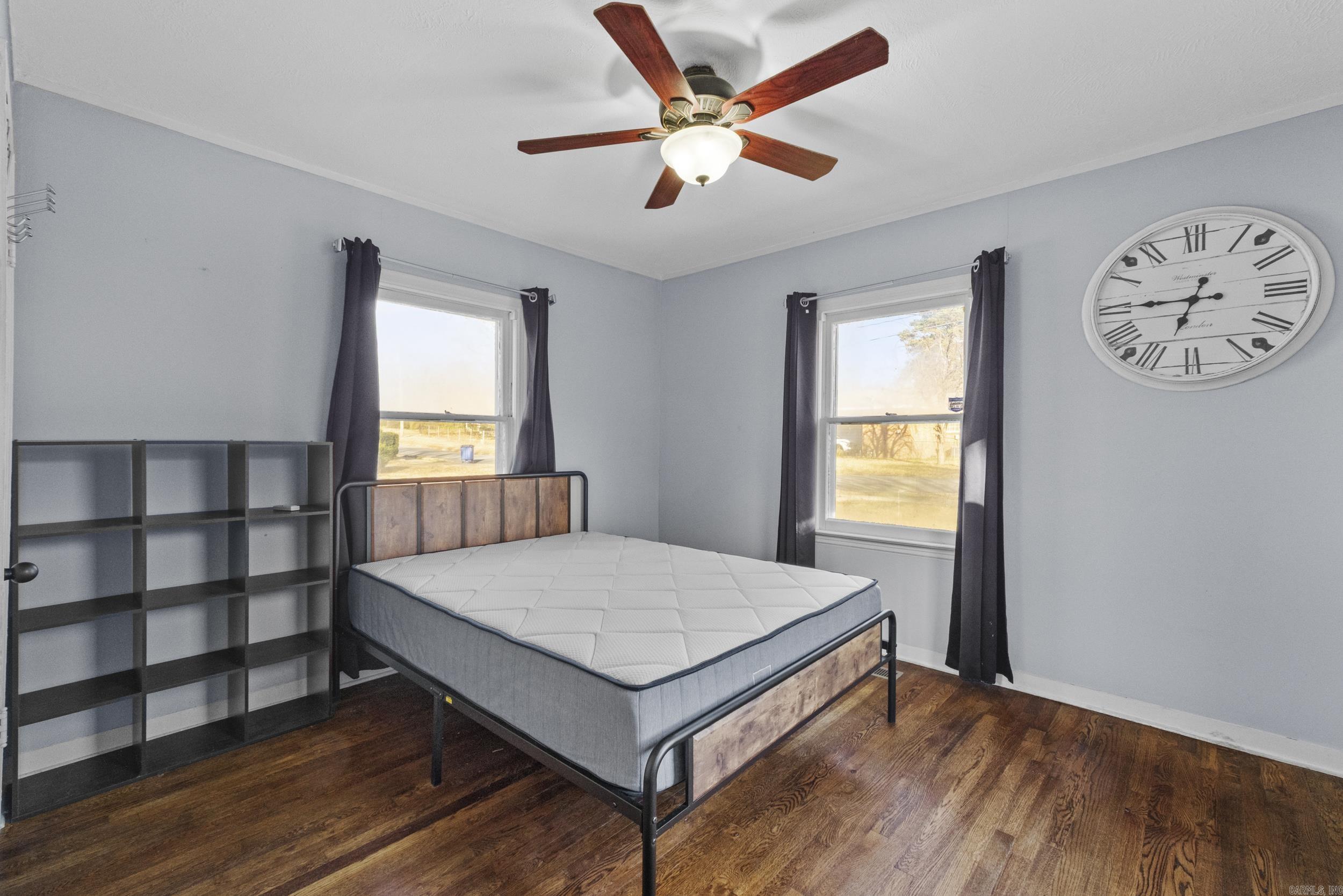 WOODLAND HILLS - Residential