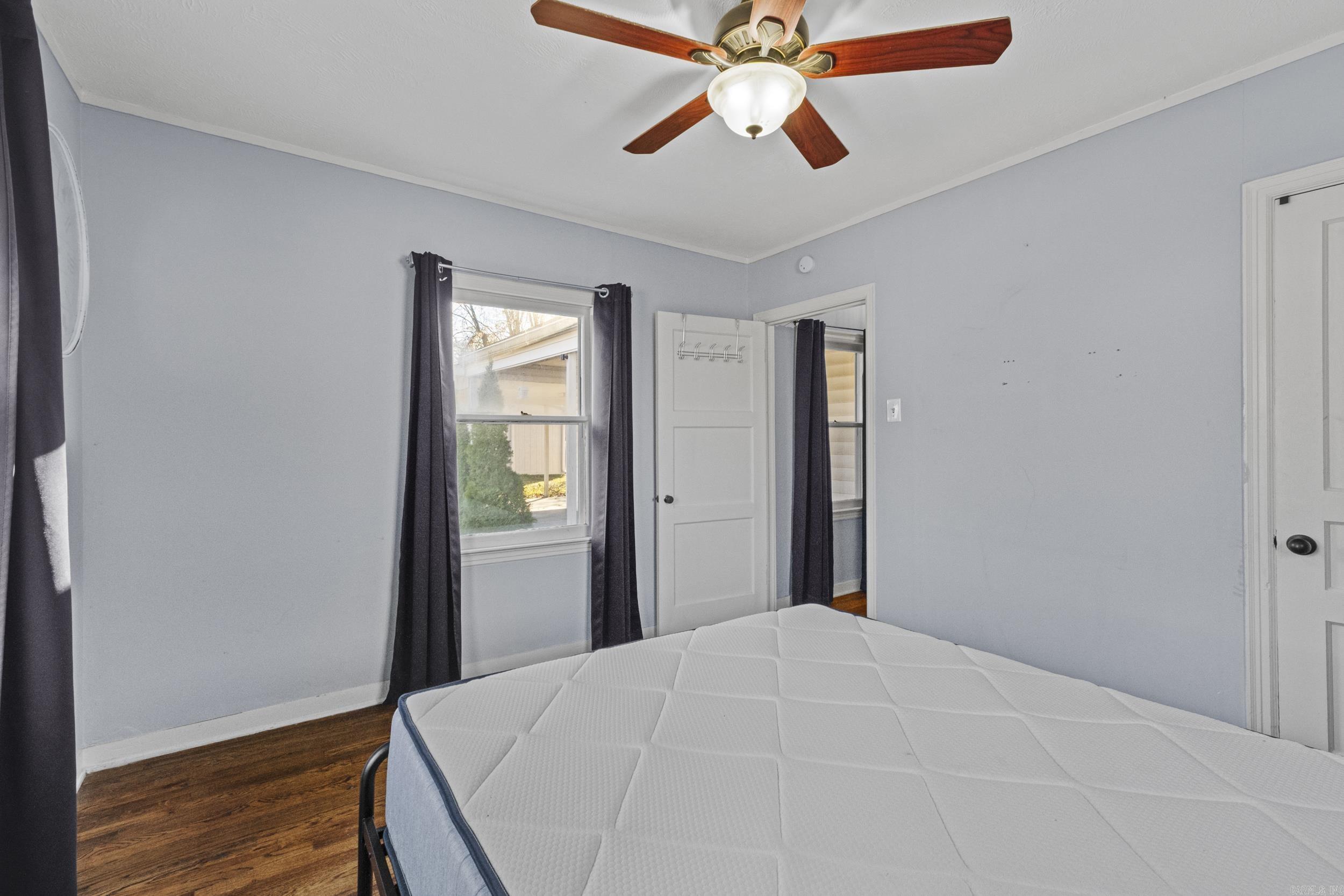 WOODLAND HILLS - Residential