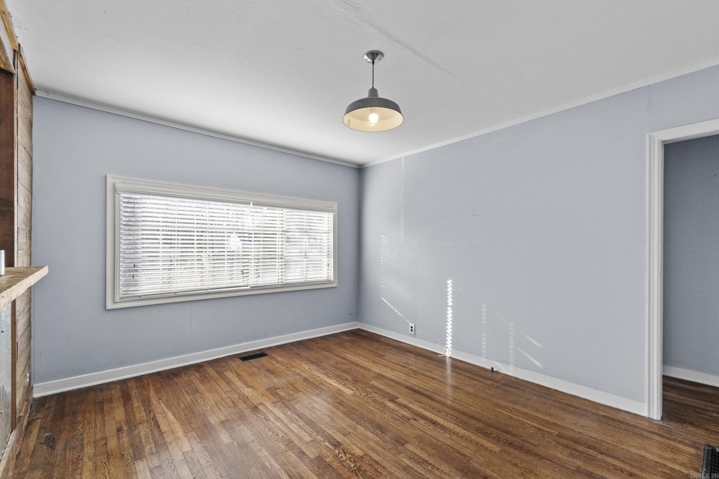 WOODLAND HILLS - Residential