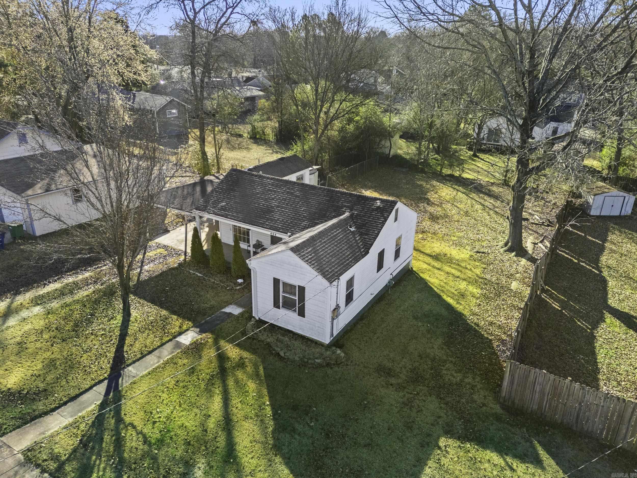 WOODLAND HILLS - Residential