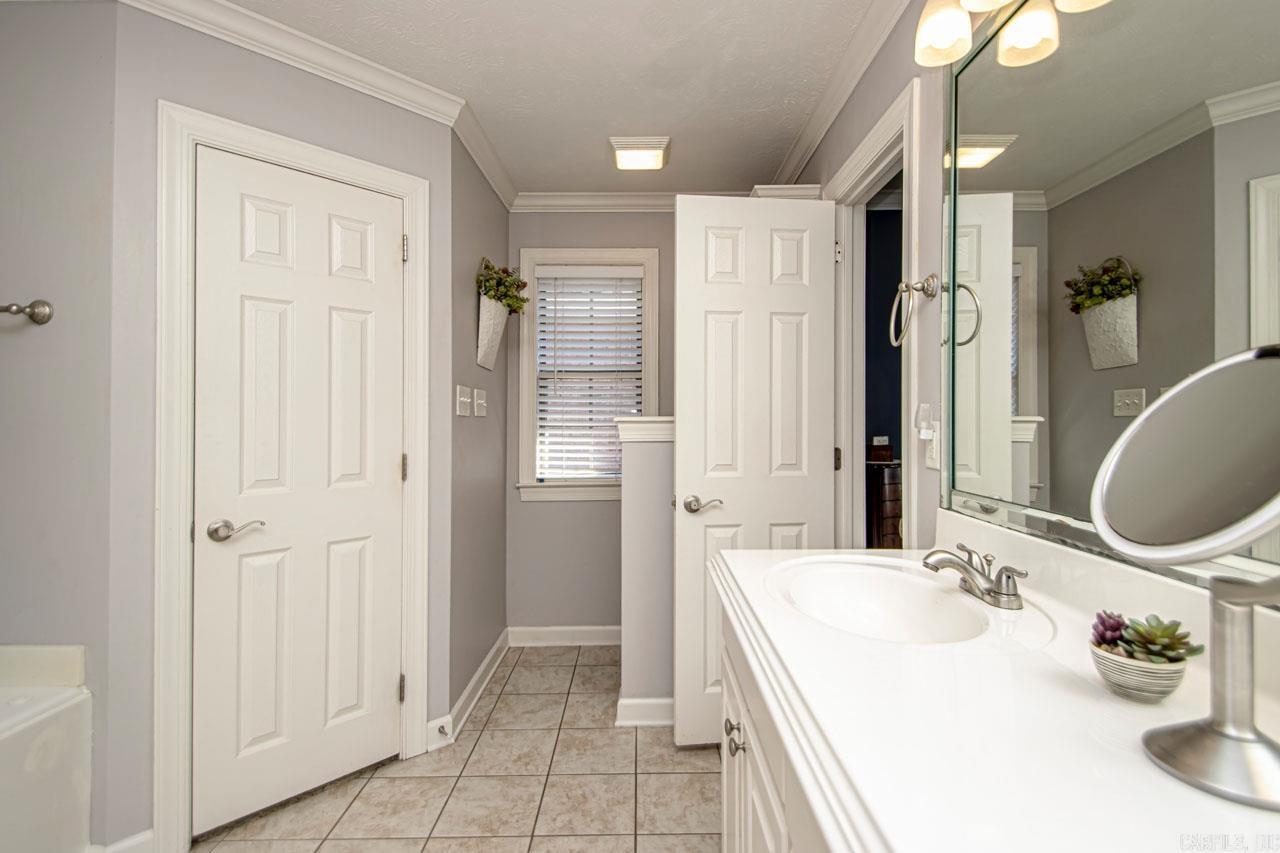 COUNTRY CLUB OF ARK THE - Residential