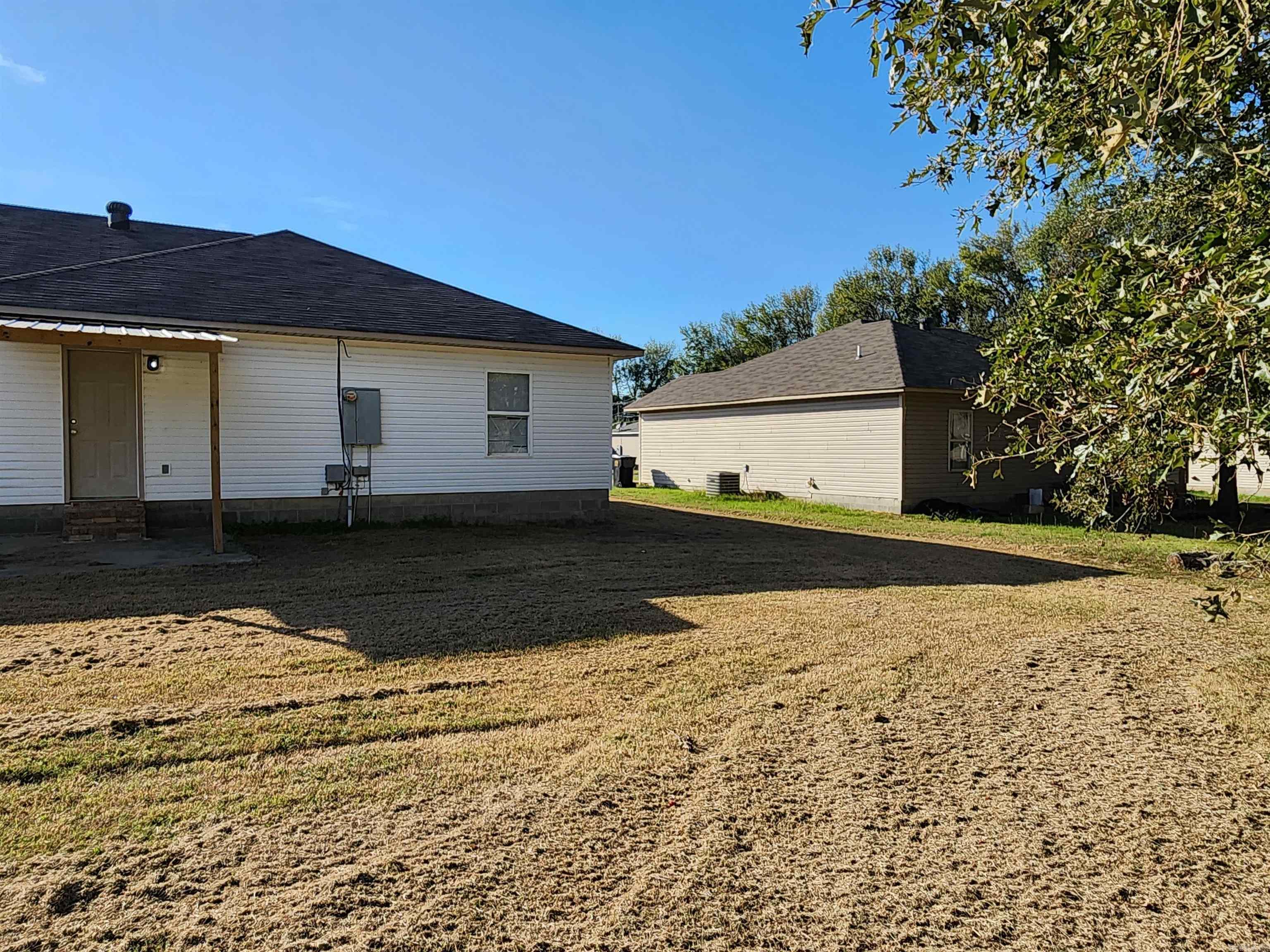 GOLDEN MEADOWS - Residential