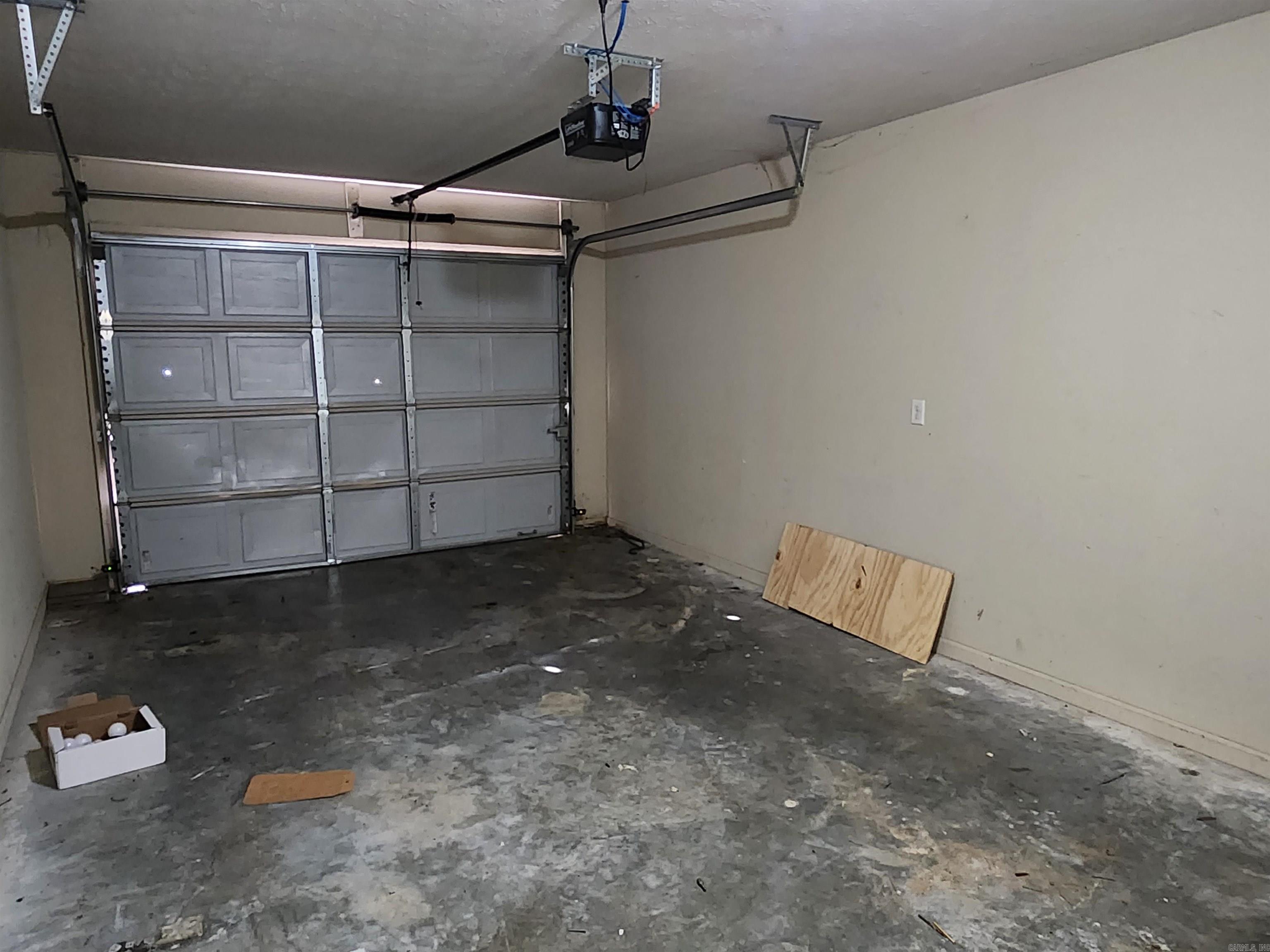 GOLDEN MEADOWS - Residential