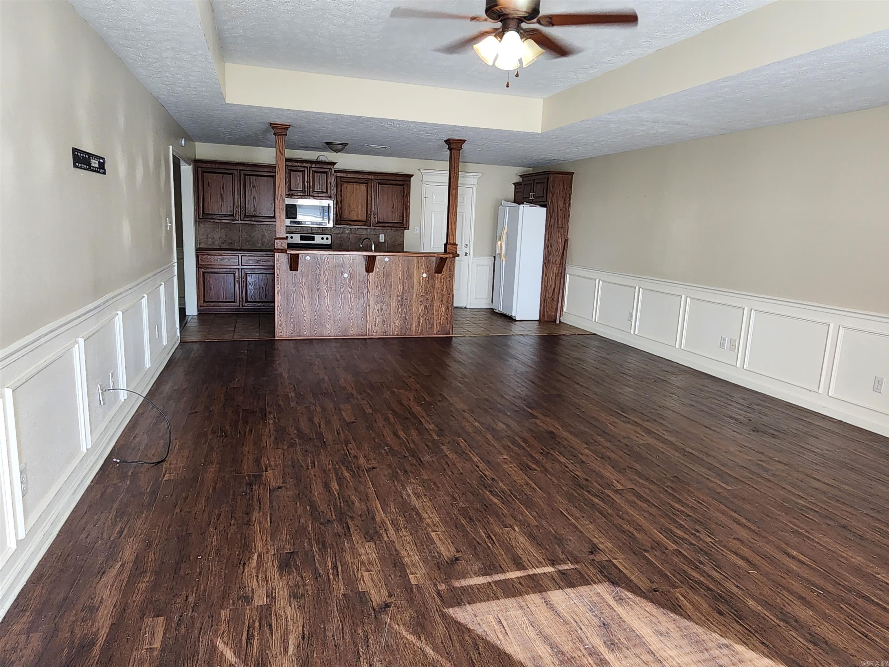 GOLDEN MEADOWS - Residential