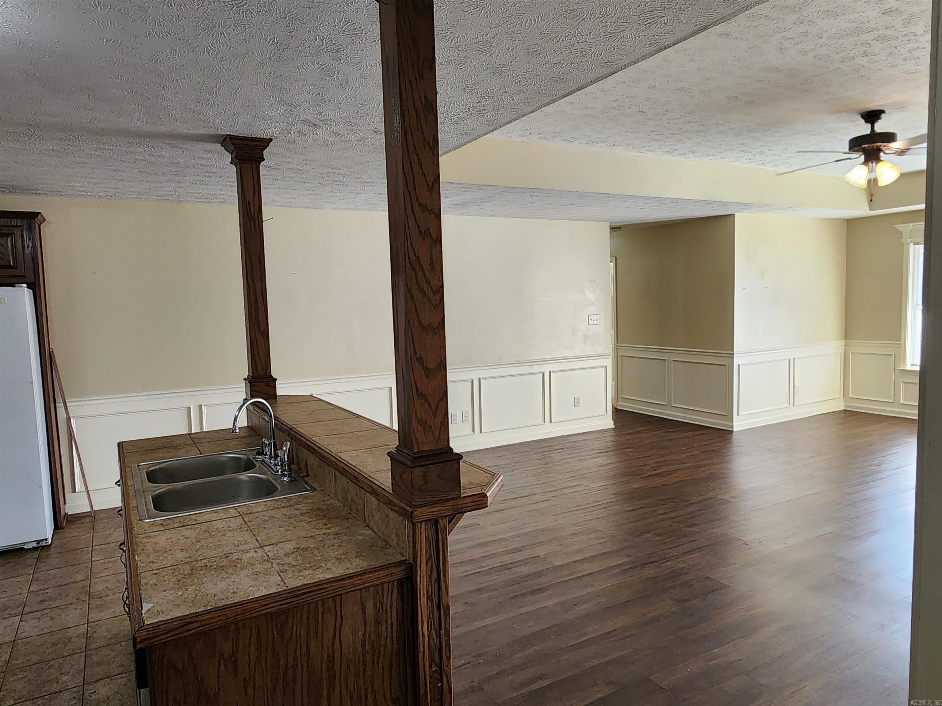 GOLDEN MEADOWS - Residential