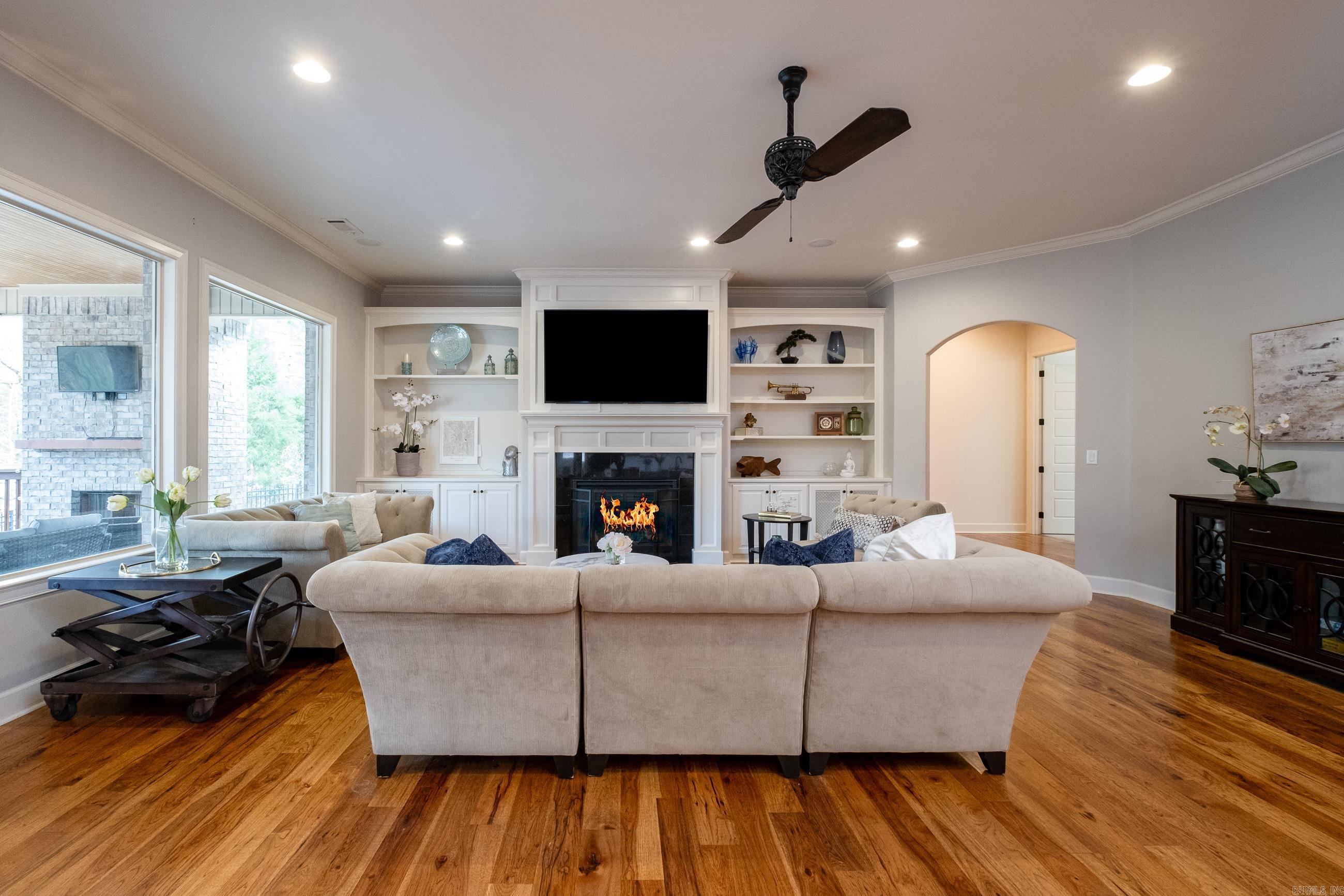 WOODLANDS EDGE - Residential
