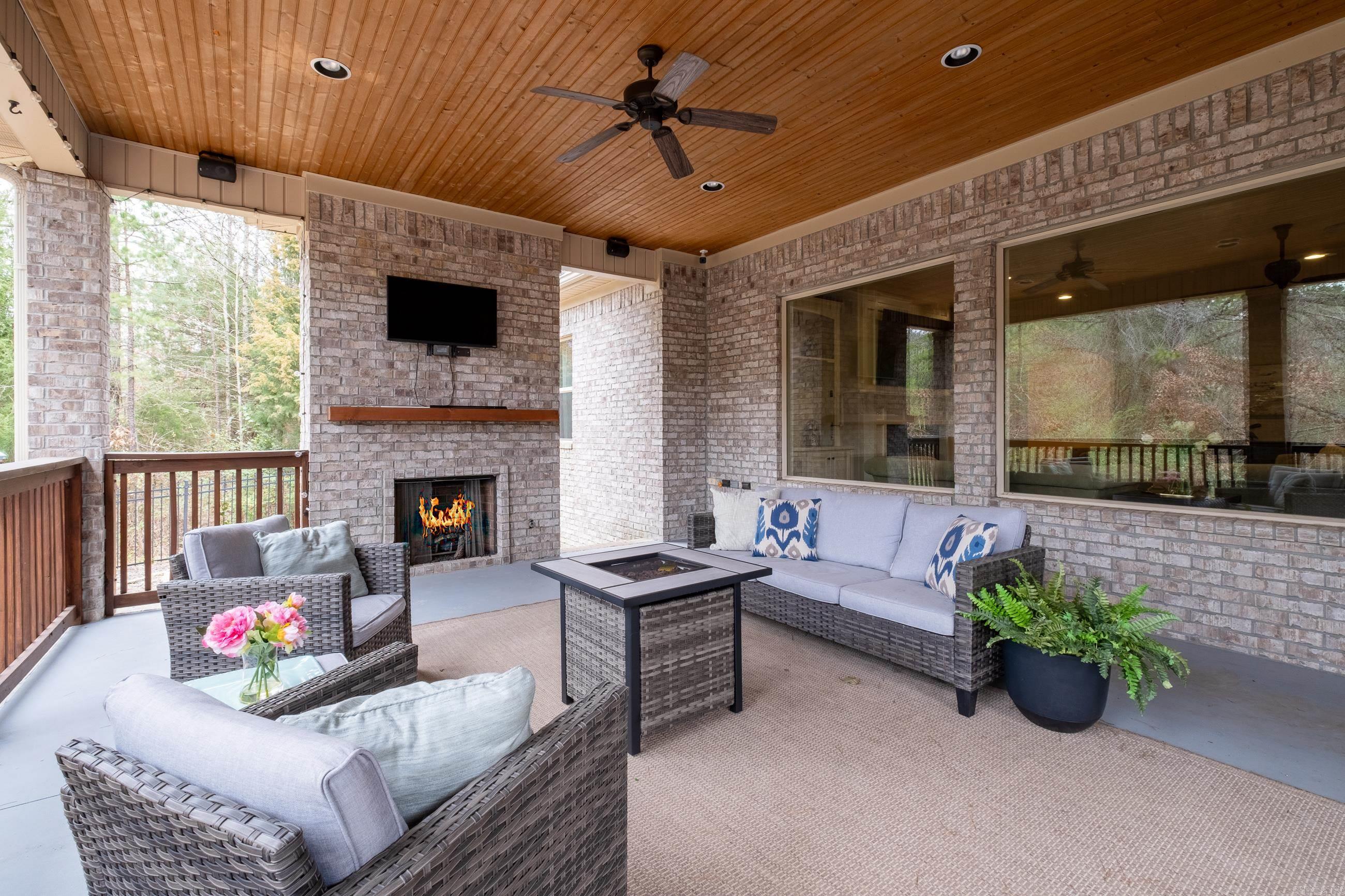 WOODLANDS EDGE - Residential