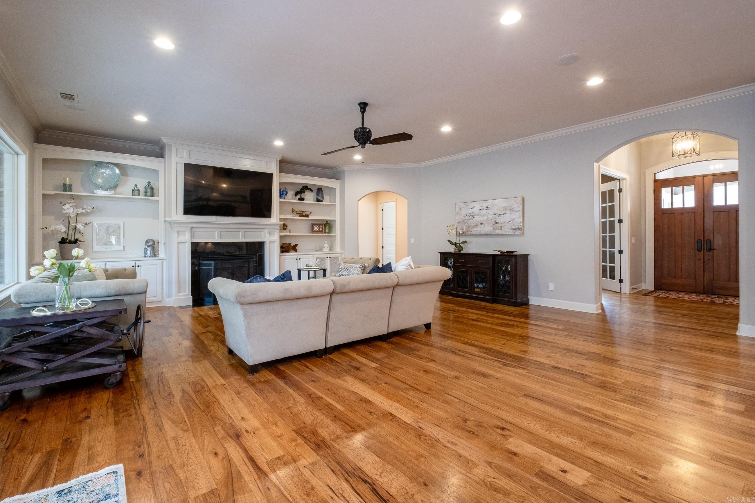 WOODLANDS EDGE - Residential
