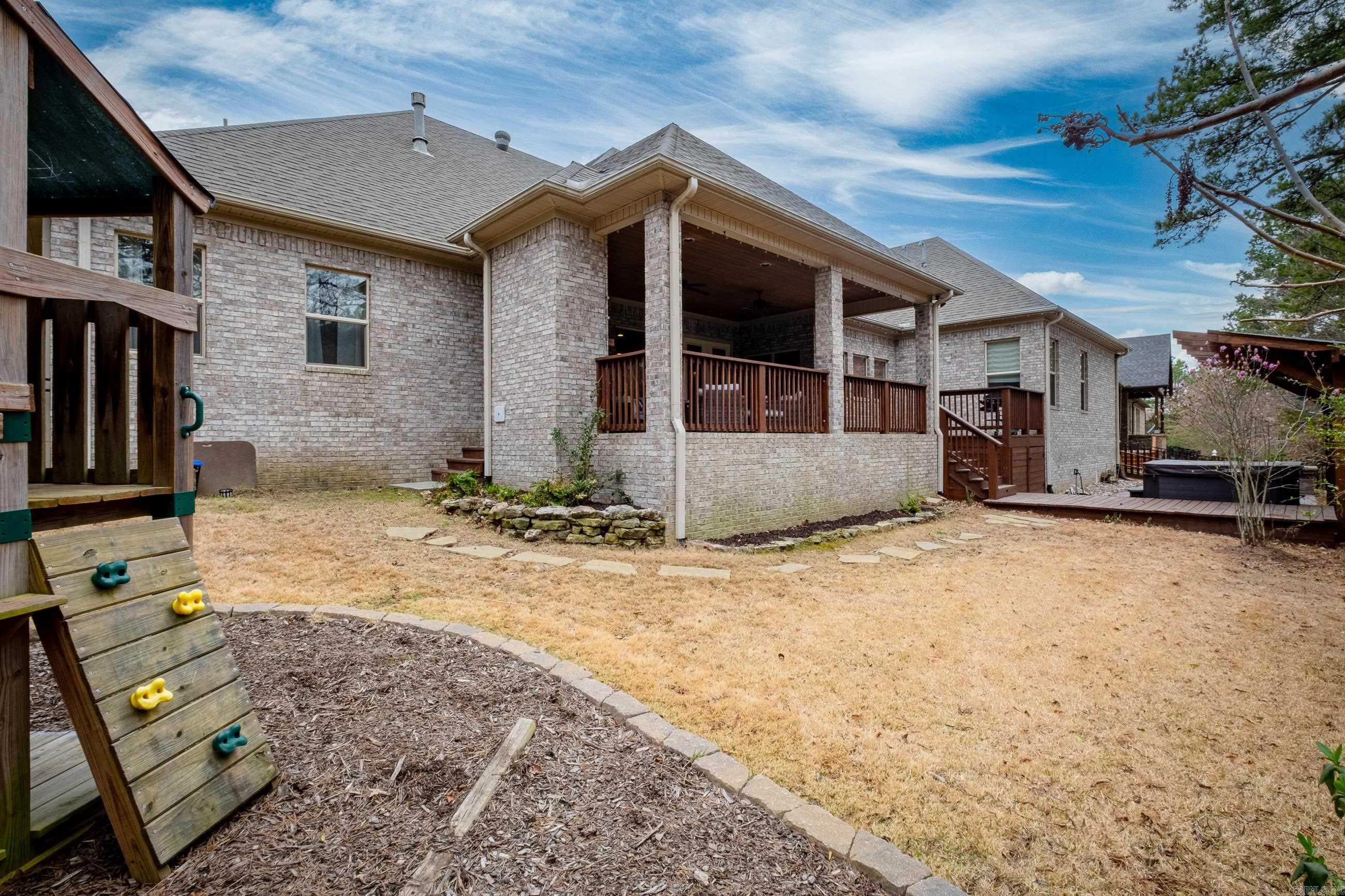 WOODLANDS EDGE - Residential