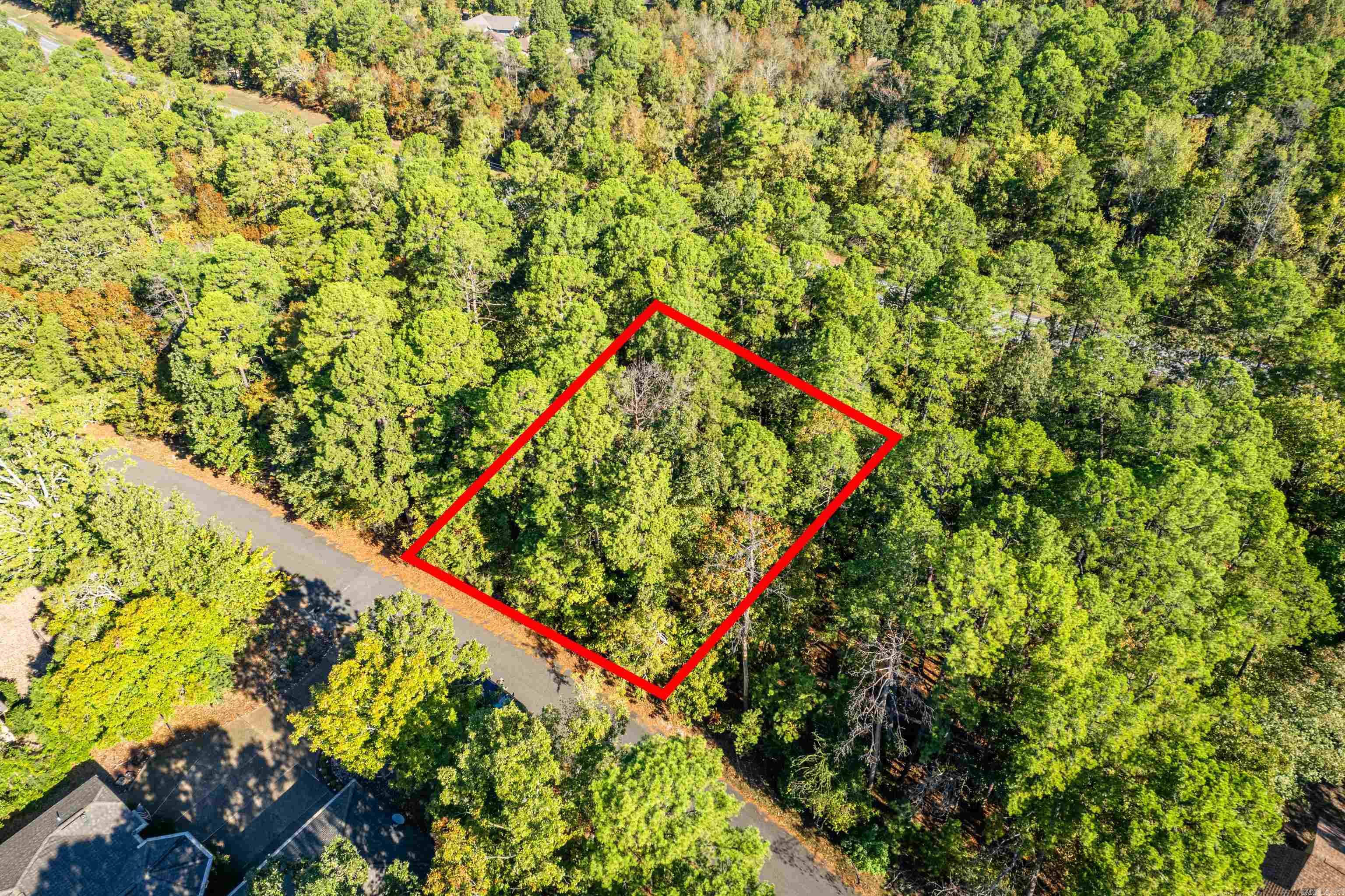 Don't miss the chance to secure your slice of paradise in Hot Springs Village. Embrace the opportunity to build the home you've always dreamed of in a location that shows off the best of Arkansas' natural beauty in North America's largest gated community. Your dream home awaits on this great lot, minutes from Ponce De Leon, Magellan, Diamanté and Granada Golf Courses. For more info on HSV go to www.explorethevillage.com. Hot Springs Village Property Owner Association has a new member buy-in fee of $250.00.