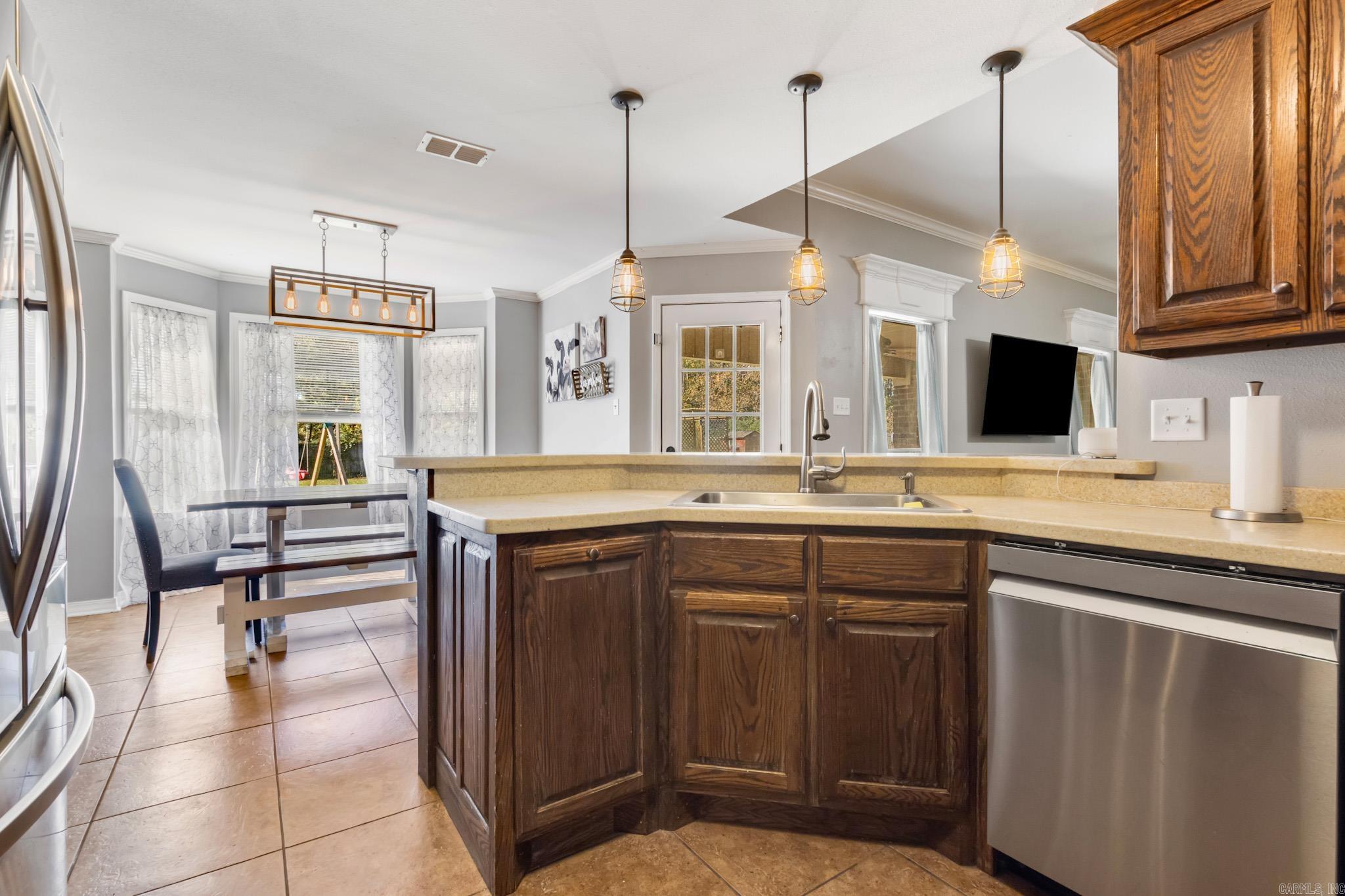 HICKORY MEADOW ESTATES - Residential