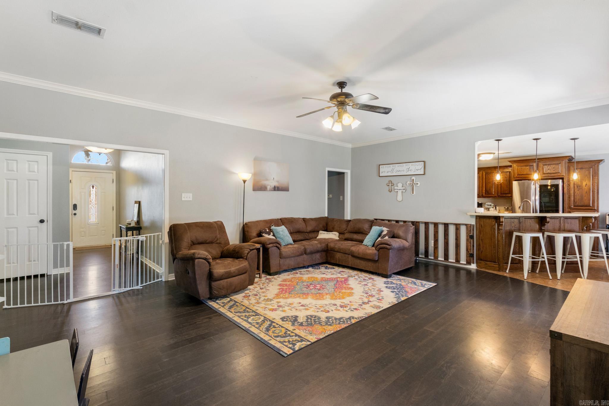 HICKORY MEADOW ESTATES - Residential