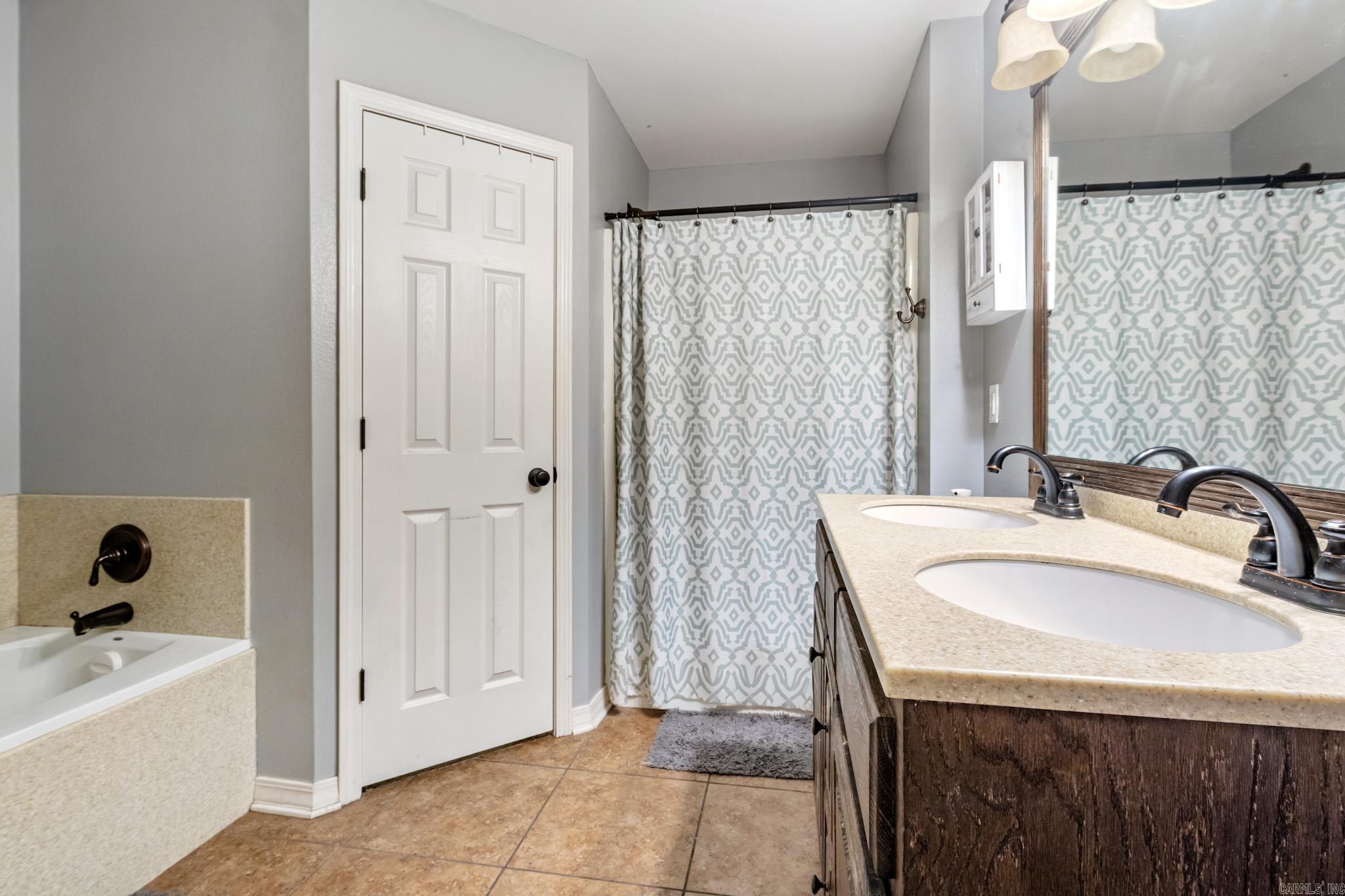 HICKORY MEADOW ESTATES - Residential