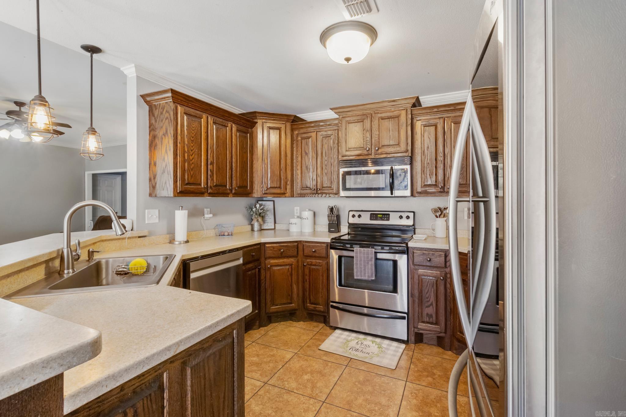 HICKORY MEADOW ESTATES - Residential