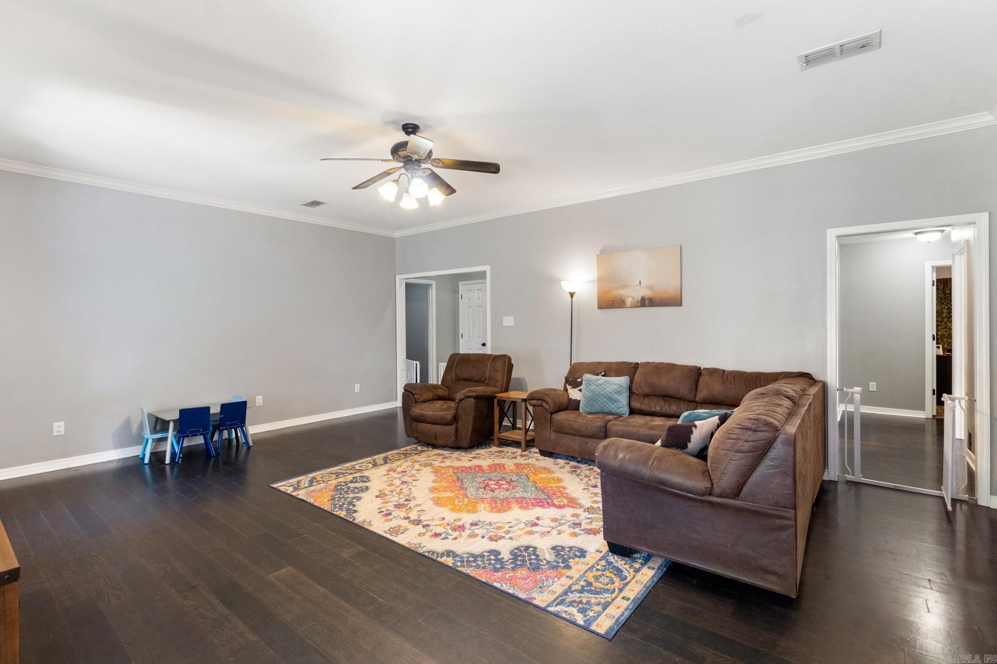 HICKORY MEADOW ESTATES - Residential