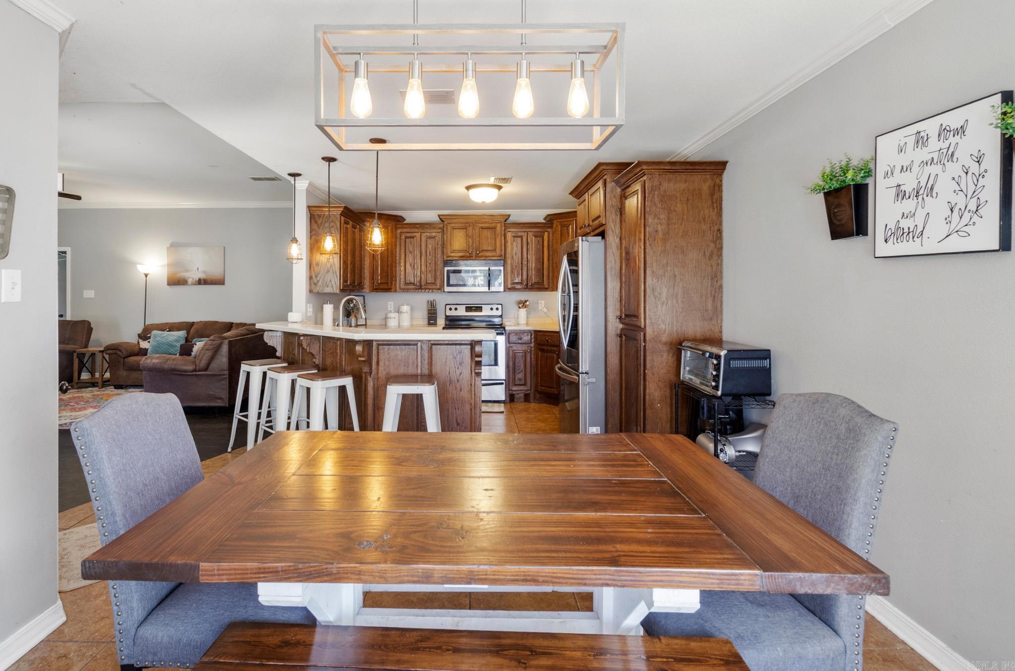 HICKORY MEADOW ESTATES - Residential