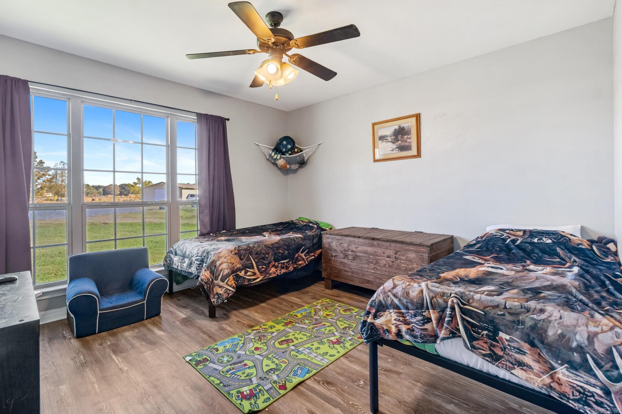 HICKORY MEADOW ESTATES - Residential