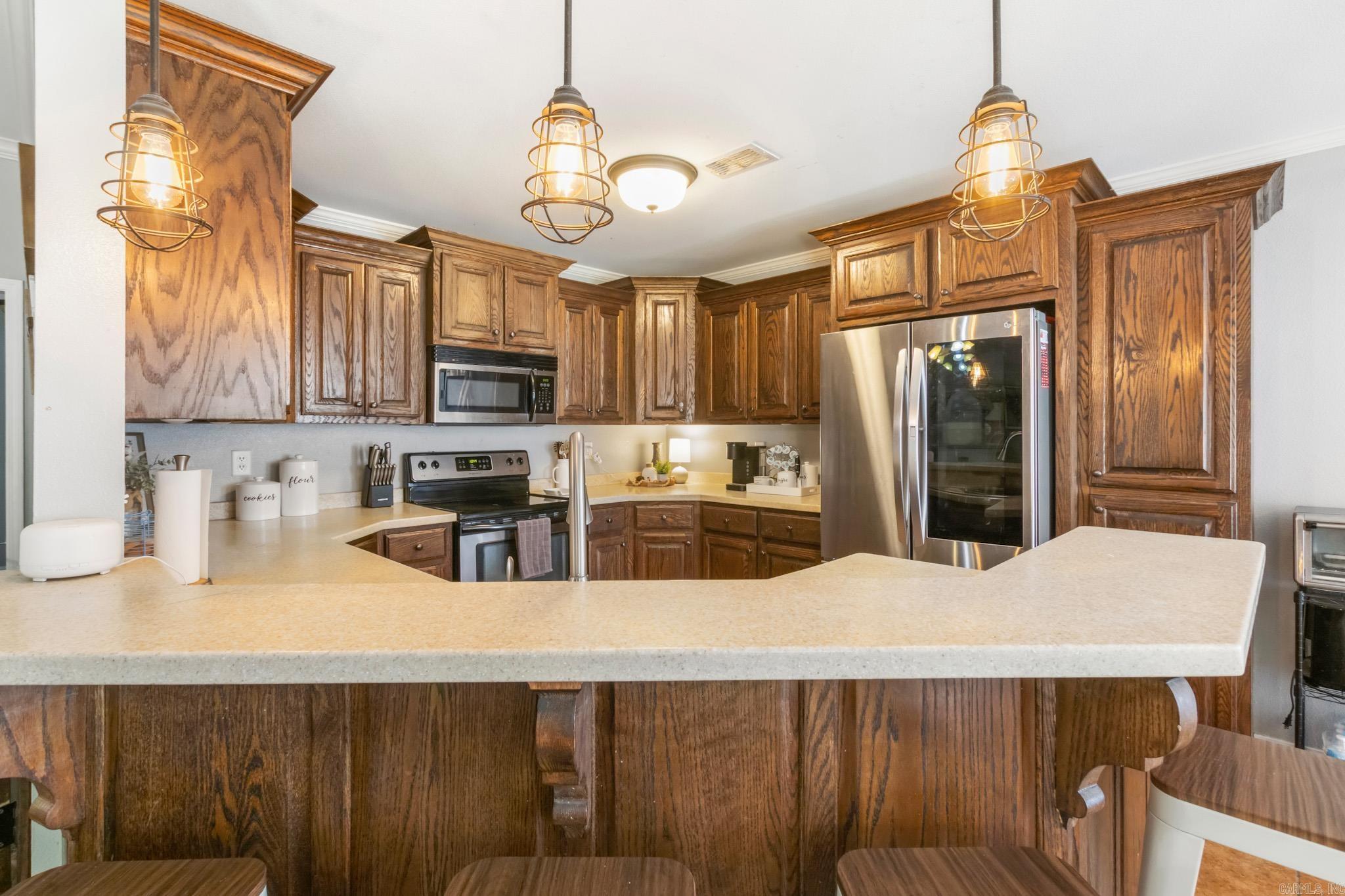 HICKORY MEADOW ESTATES - Residential