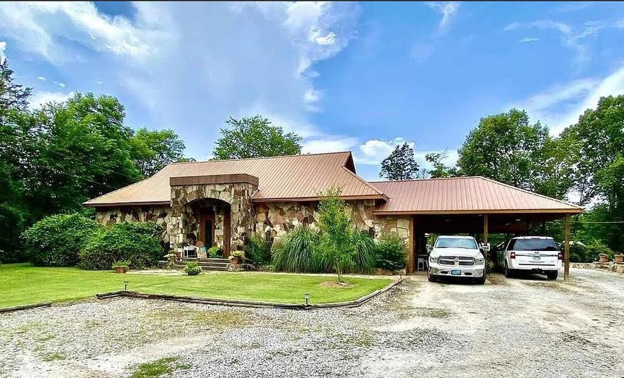 3 Bedroom, 3 bath home on 3.92 acres in Mount Olive