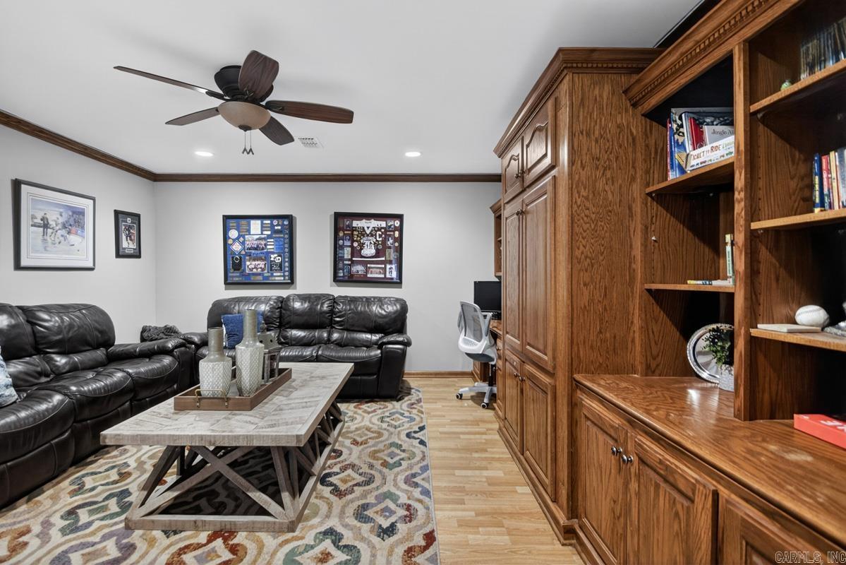 WELLINGTON POINTE - Residential
