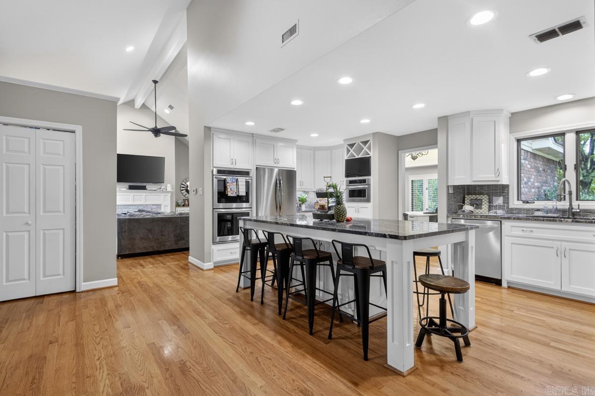 WELLINGTON POINTE - Residential