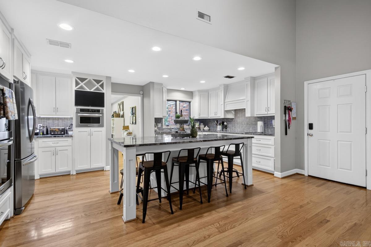 WELLINGTON POINTE - Residential