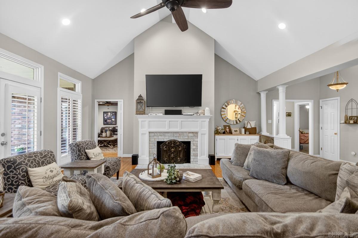WELLINGTON POINTE - Residential