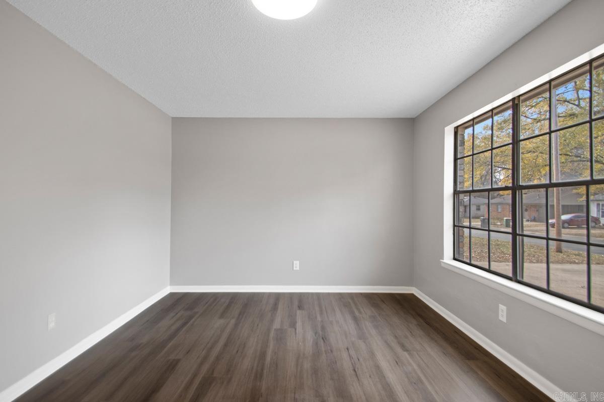 BEVERLY TERR - Residential