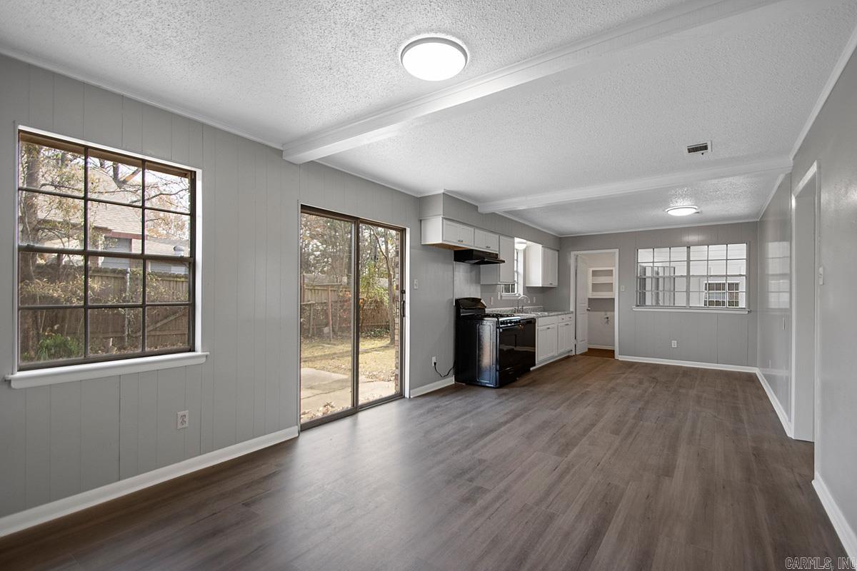 BEVERLY TERR - Residential