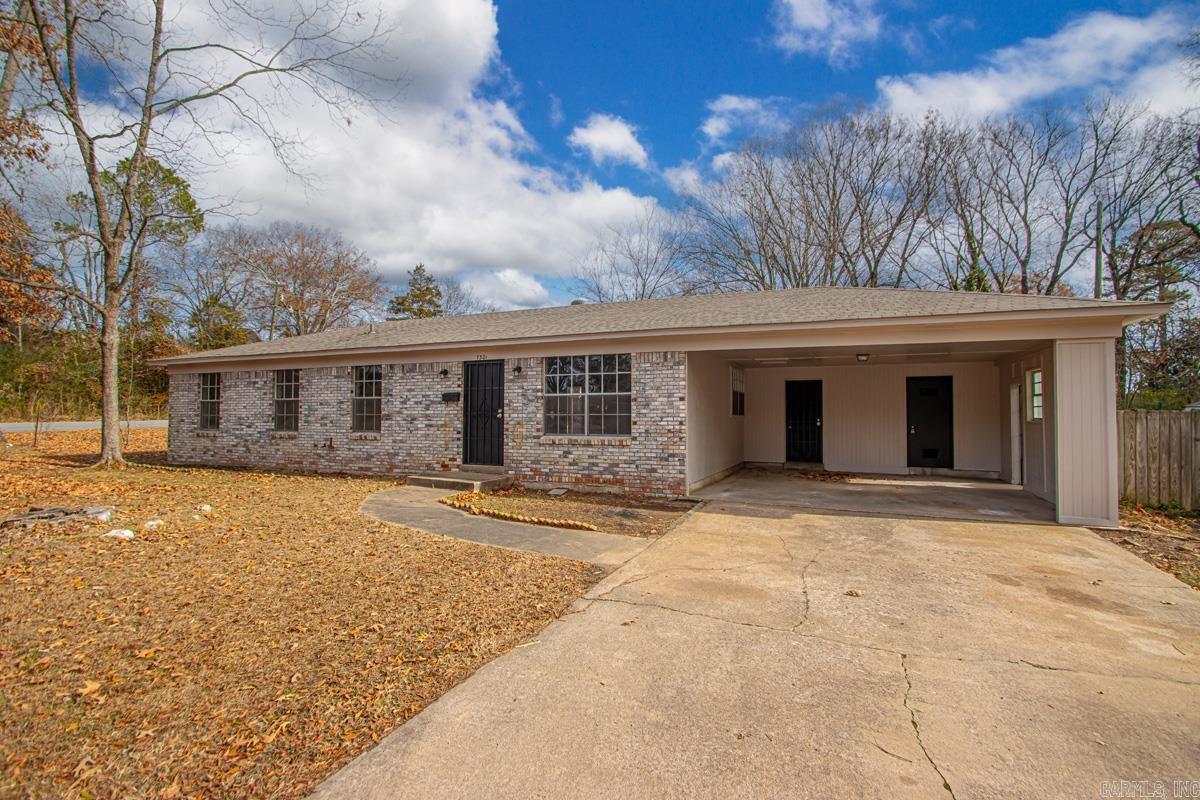 BEVERLY TERR - Residential