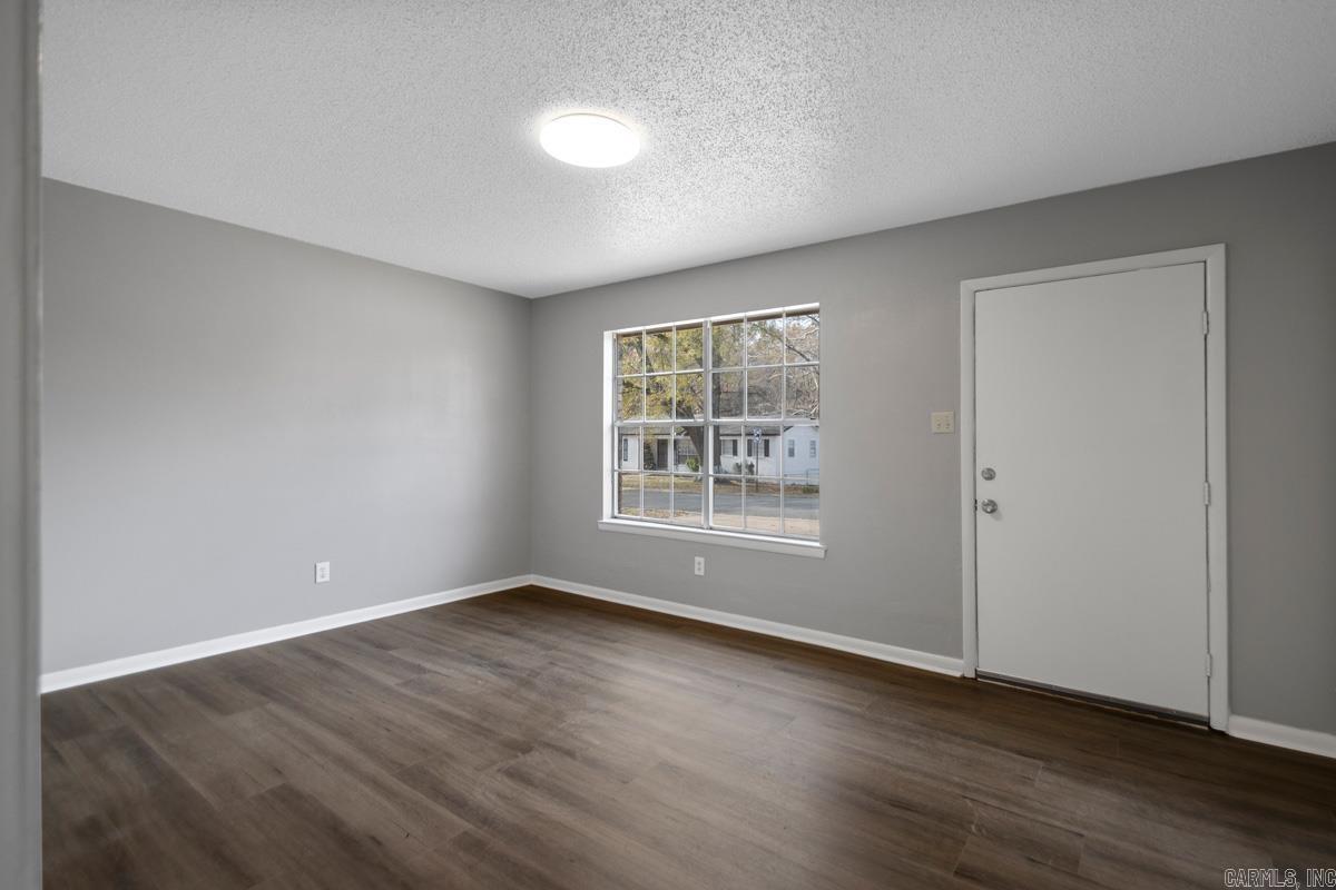 BEVERLY TERR - Residential