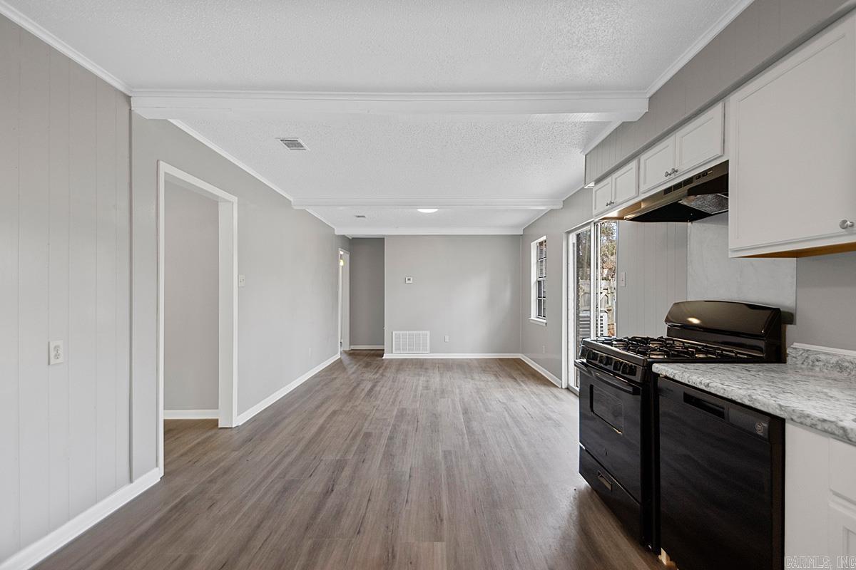 BEVERLY TERR - Residential