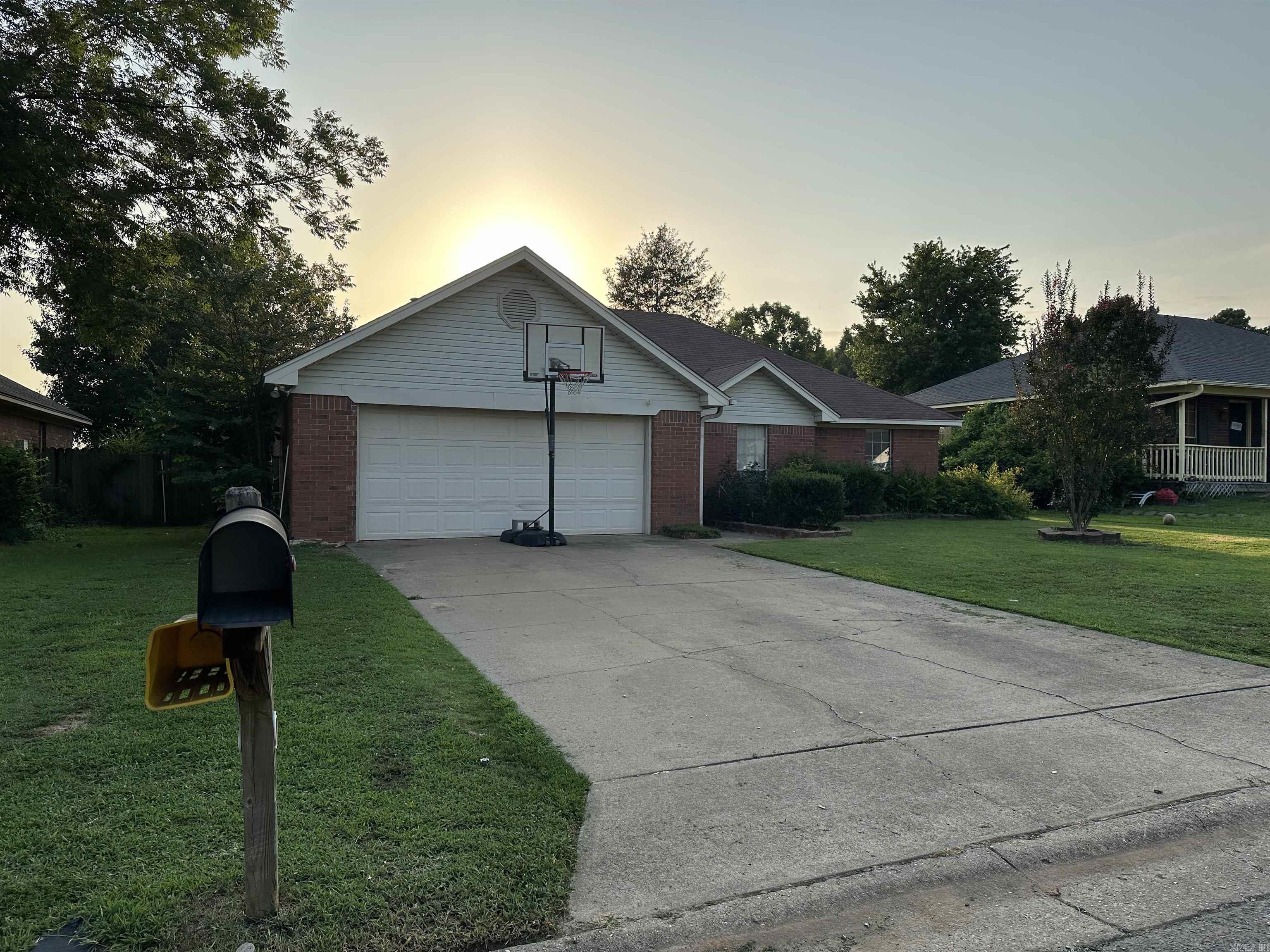 HUNTERS COVE - Residential